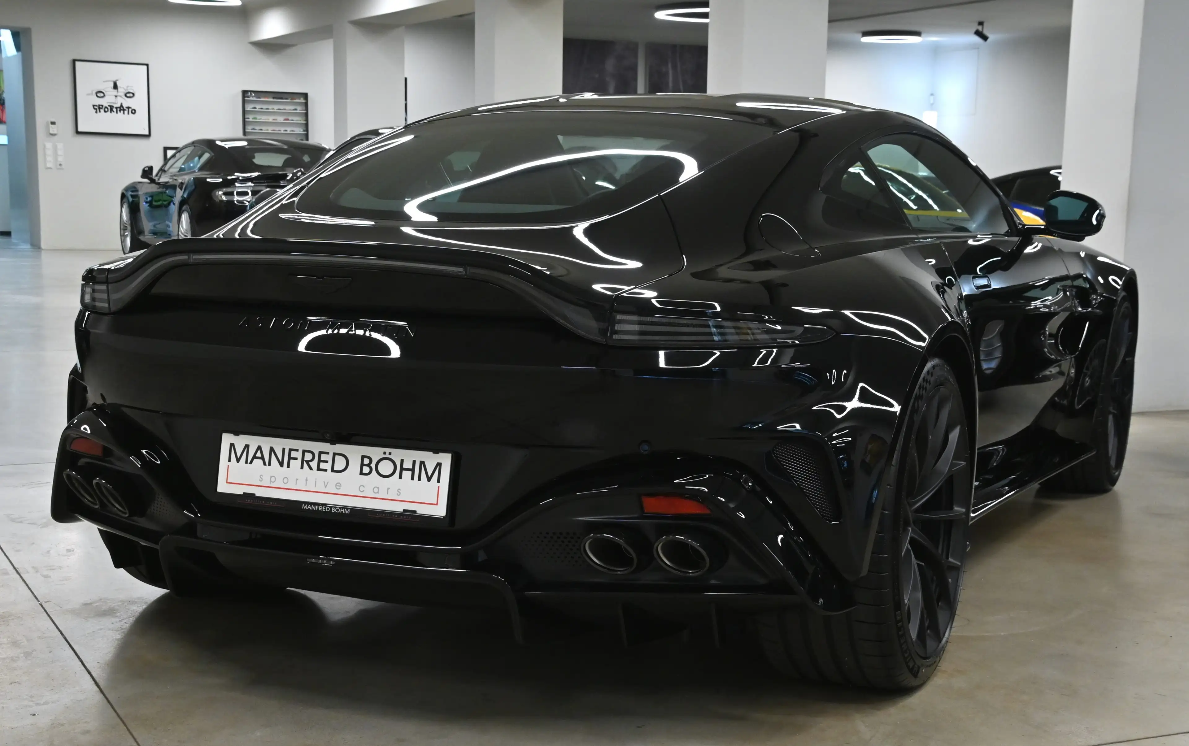Aston Martin Vantage Vantage Coupe — photo 14