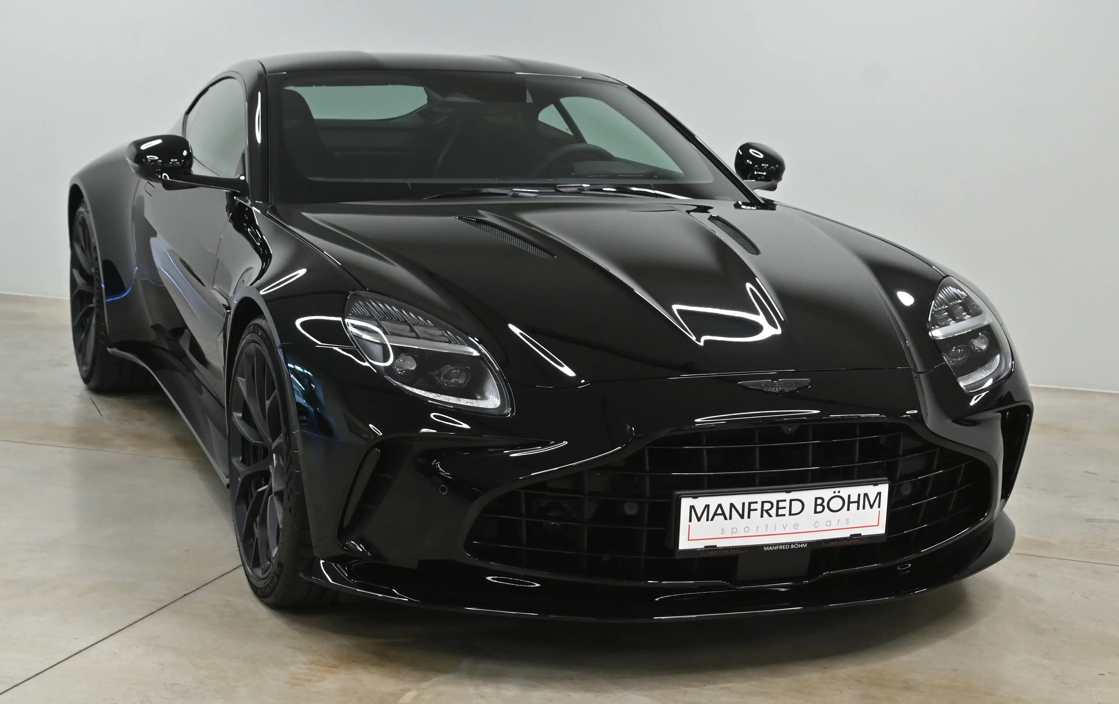 Aston Martin Vantage Vantage Coupe — photo 2