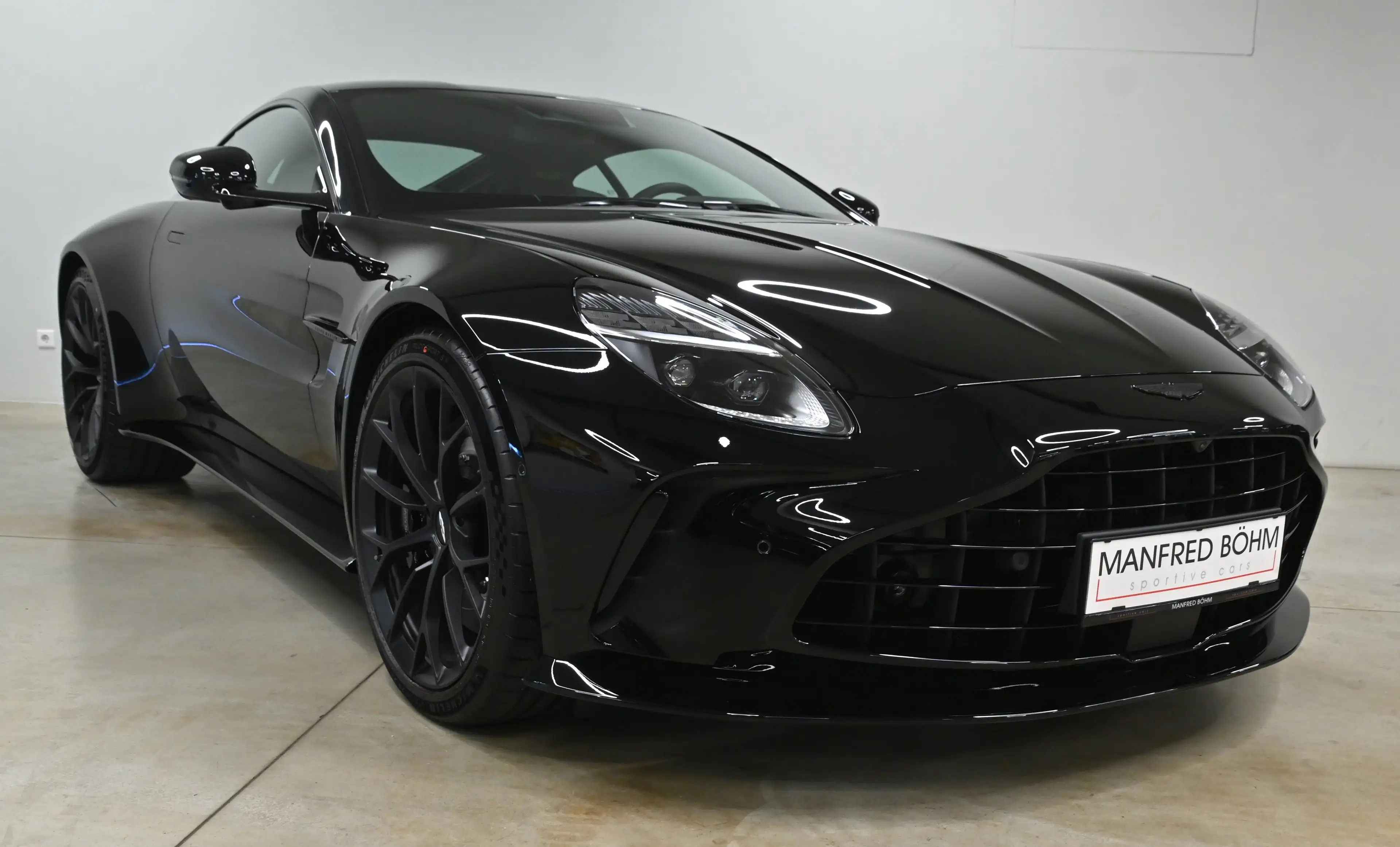 Aston Martin Vantage Vantage Coupe — photo 11