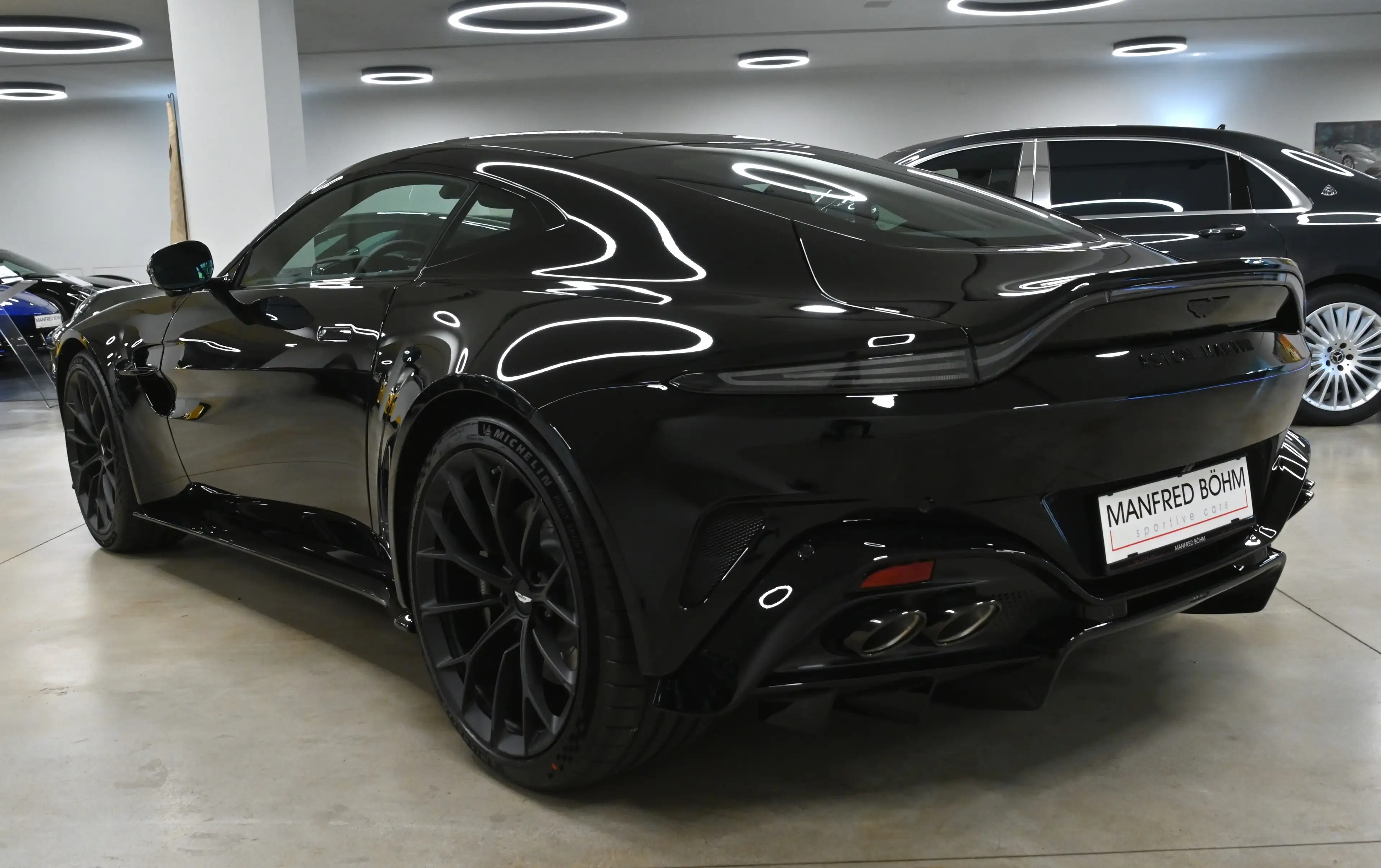 Aston Martin Vantage Vantage Coupe — photo 15