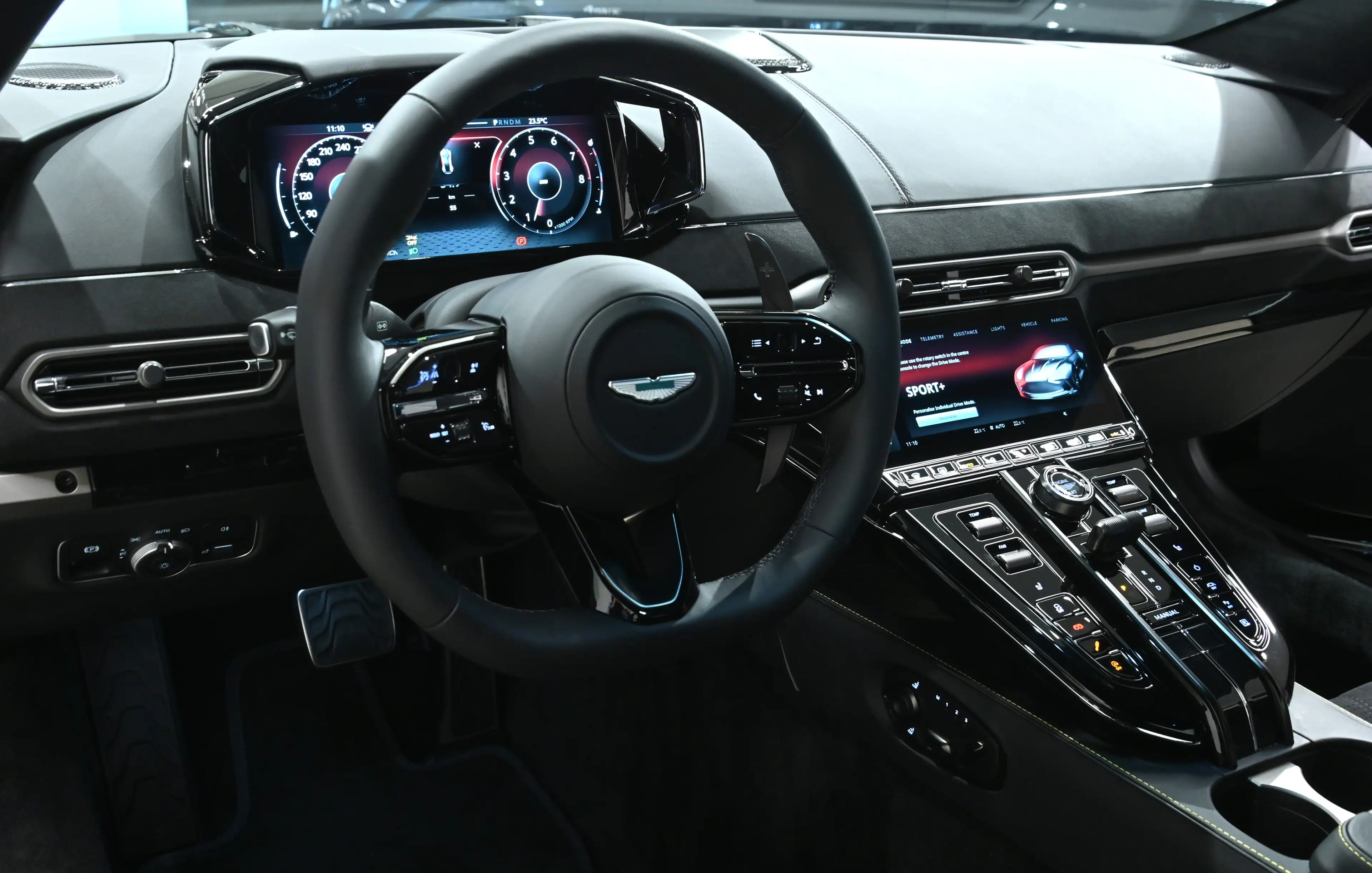 Aston Martin Vantage Vantage Coupe — photo 5