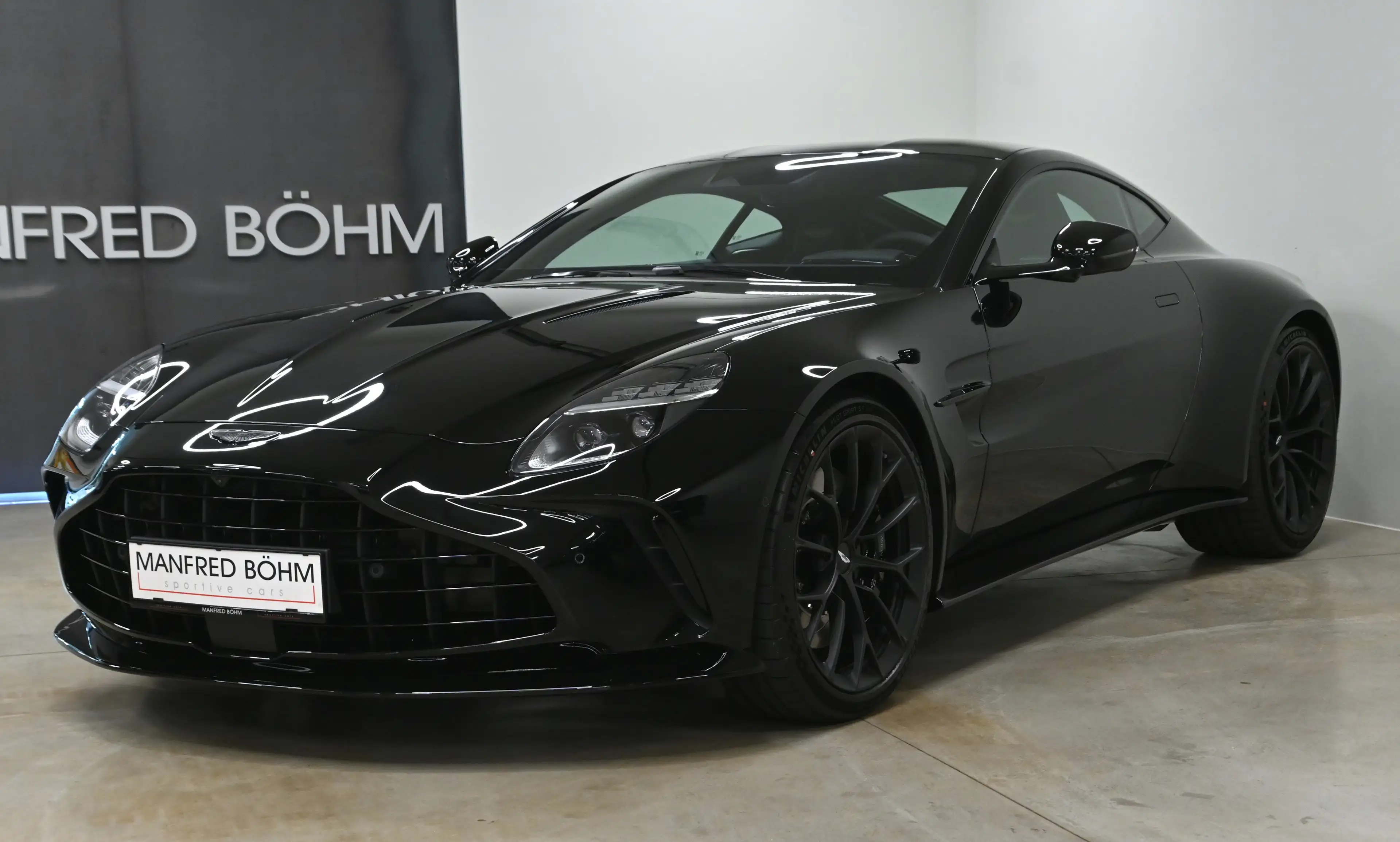 Aston Martin Vantage Vantage Coupe — photo 13