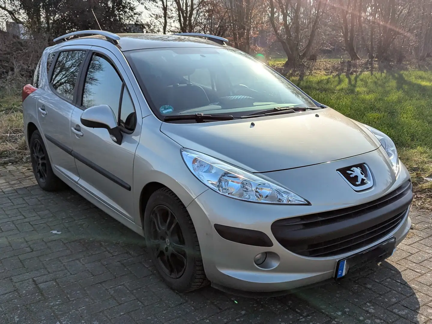 Peugeot 207 207+SW+95+VTi+Filou+Klima+Alufelgen Grau - 2