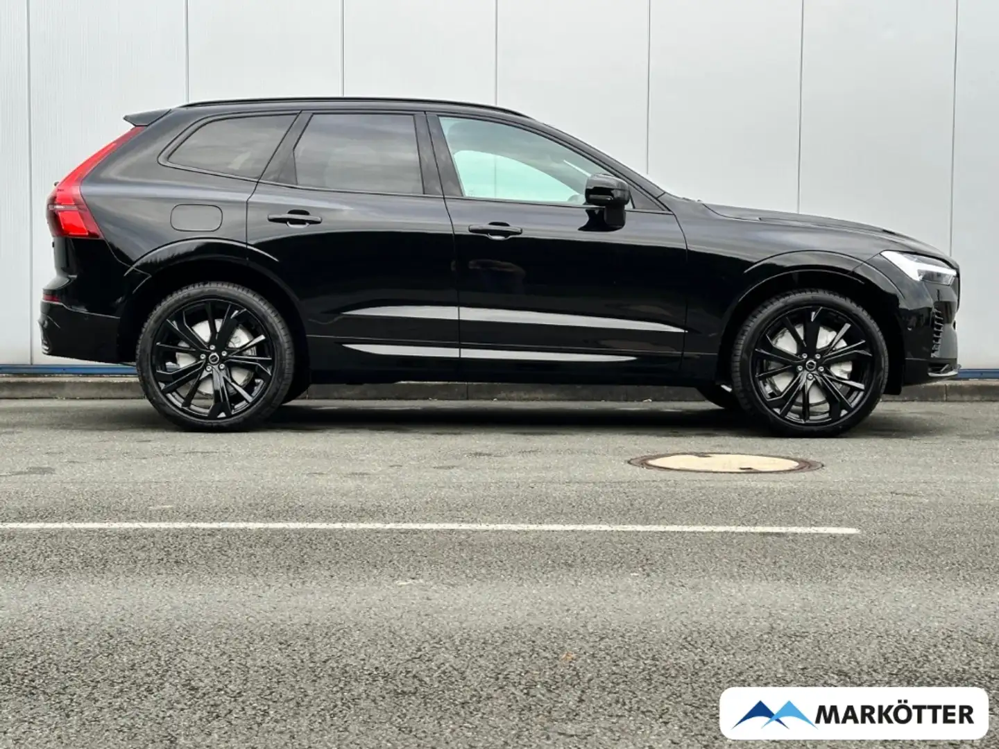 Volvo XC60 Plus Black Edition AWD 360°/ACC/Panorama Gris - 2
