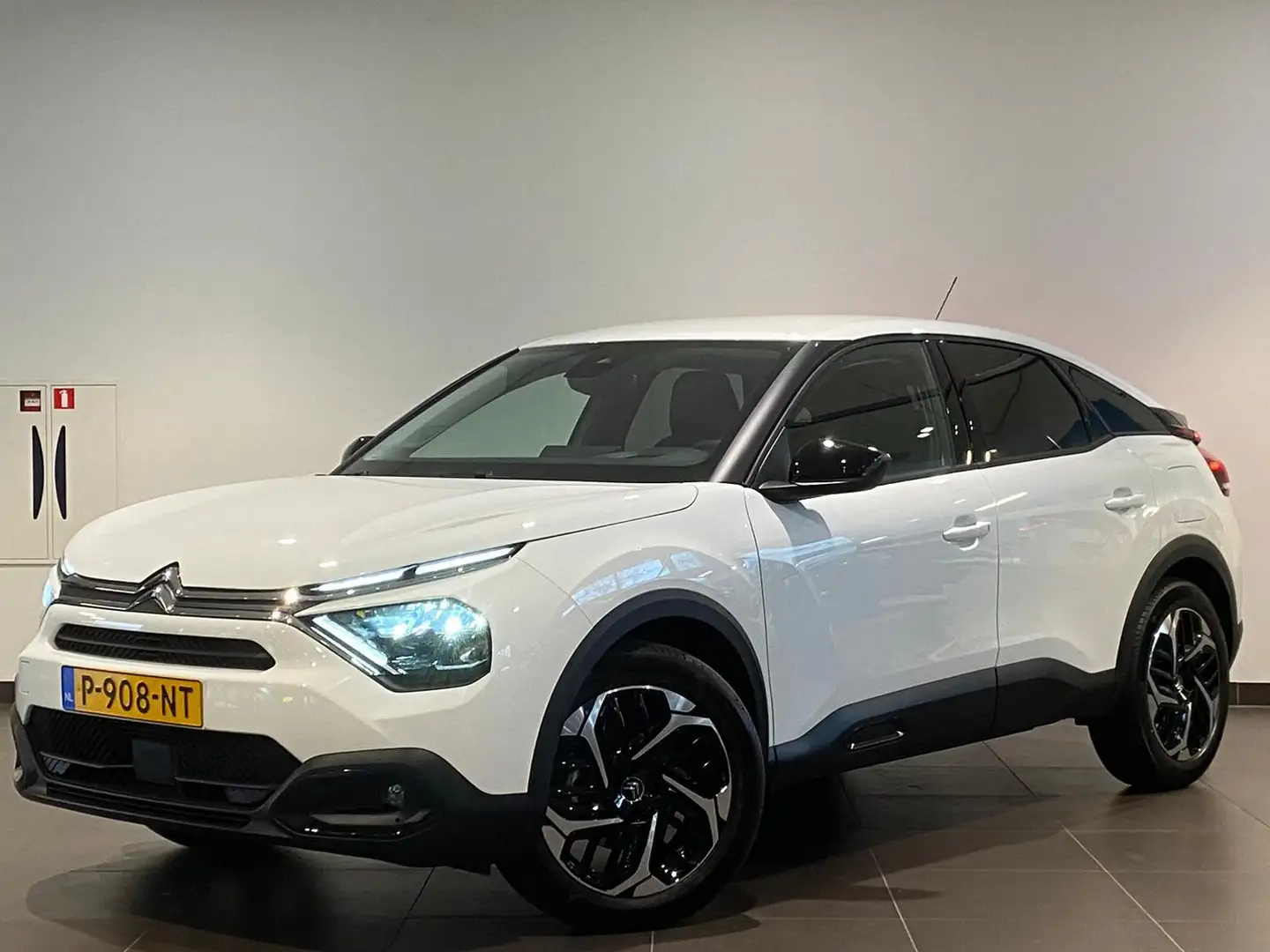 Citroen C4 Feel Pack 1.2 Turbo 130pk | NAVI | KEYLESS | CAMER Wit - 2