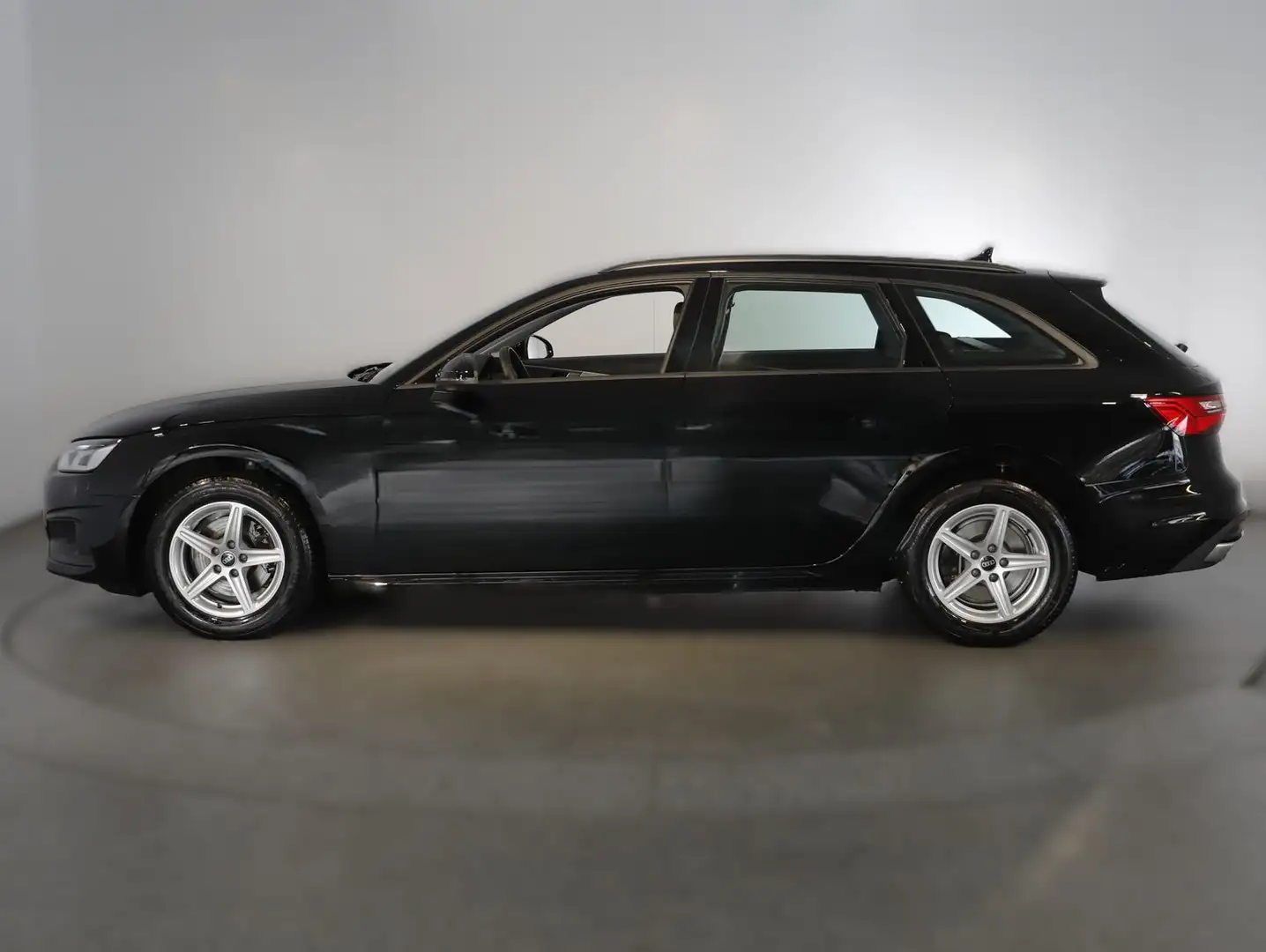 Audi A4 30 TDI Schwarz - 2