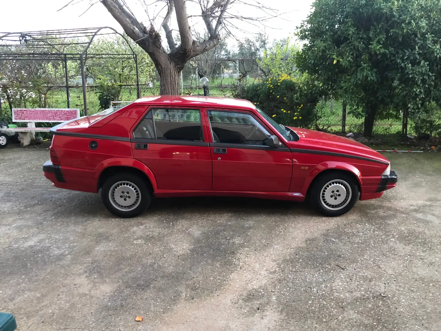 Alfa Romeo 75 1.8t America Roşu - 1