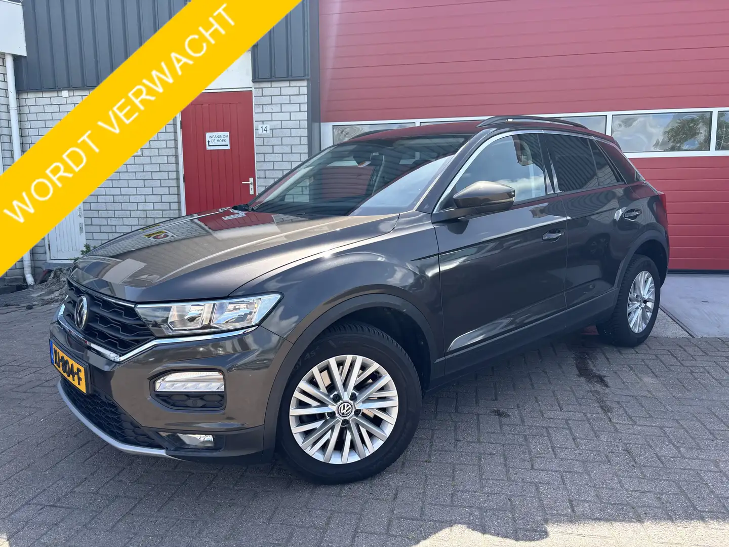 Volkswagen T-Roc 1.0 TSI Style TREKHAAK / CARPLAY / ACC / DAB+ / PD Bruin - 1