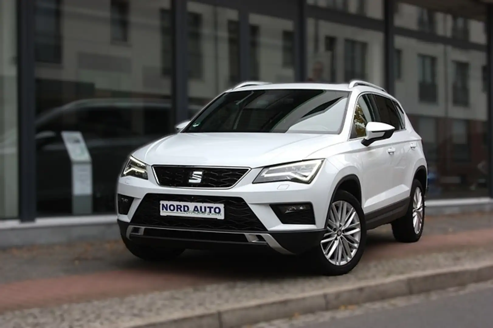 SEAT Ateca Xcellence Aut. 1.Hd Navi/Pano/Standhzg/Ahk Blanc - 1