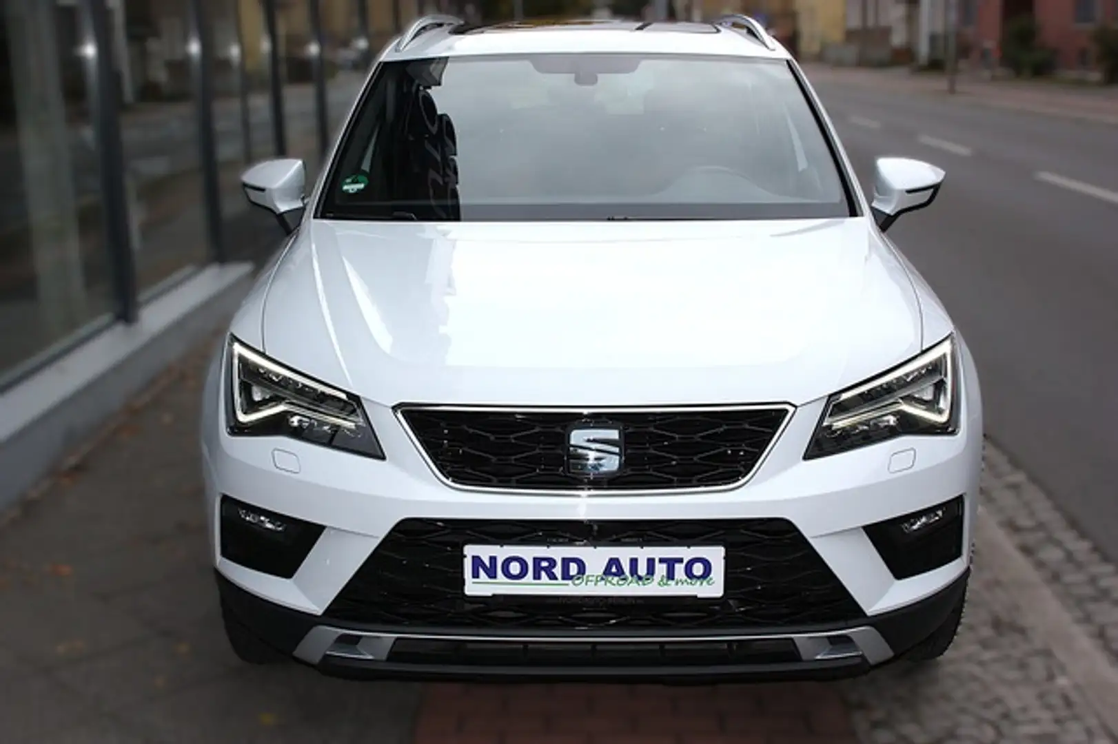 SEAT Ateca Xcellence Aut. 1.Hd Navi/Pano/Standhzg/Ahk Blanc - 2