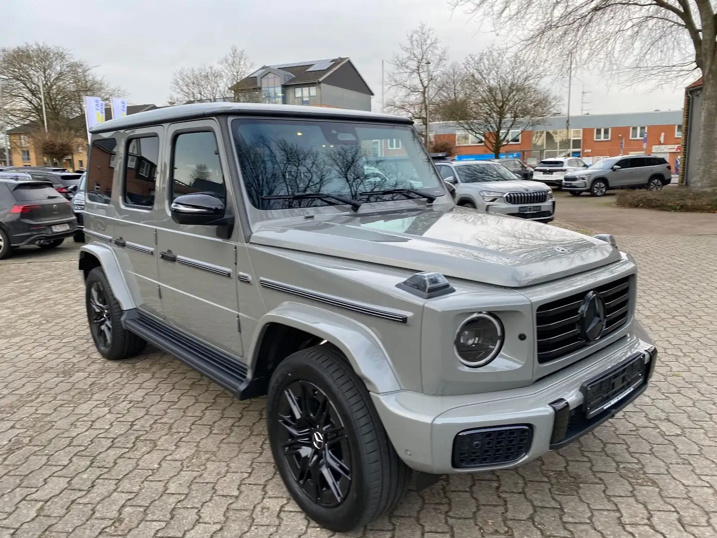 Mercedes-Benz G 450 d AMG Exclusive Line Night-Paket I u II Grau - 1