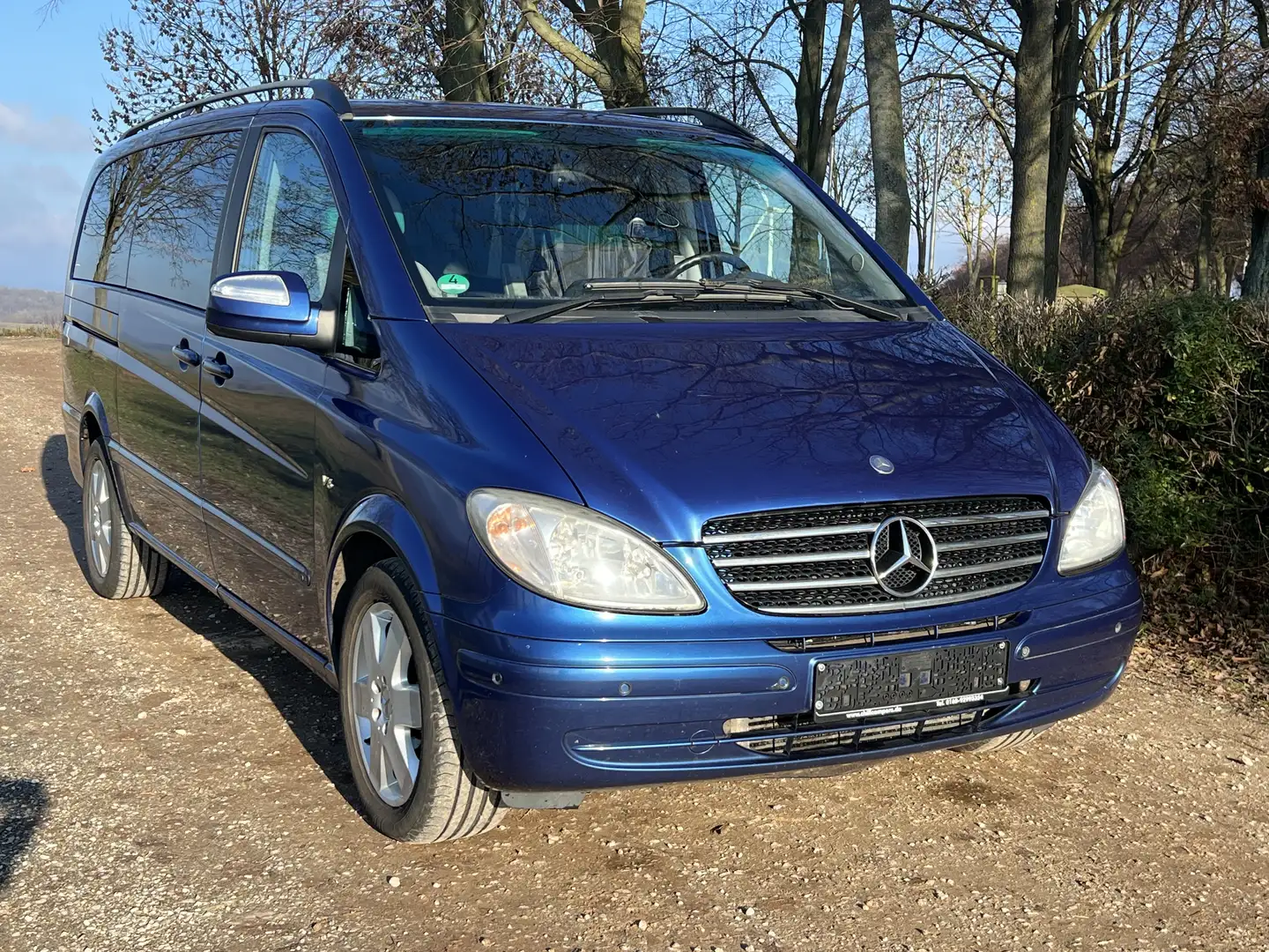 Mercedes-Benz Viano 3.0 CDI Modell Fun mit Bettfunktion und 7 Sitze Blauw - 2