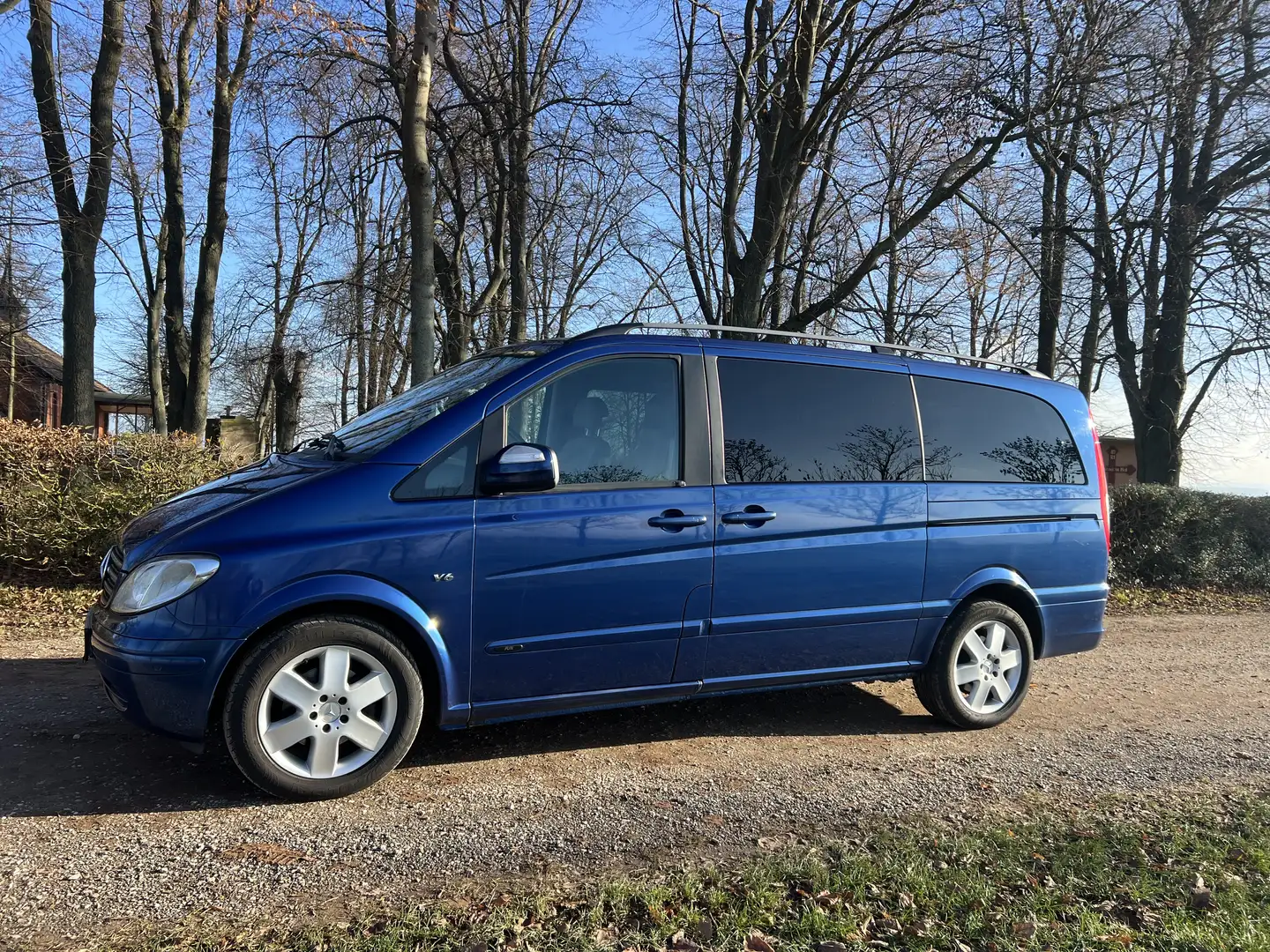 Mercedes-Benz Viano 3.0 CDI Modell Fun mit Bettfunktion und 7 Sitze Blauw - 1