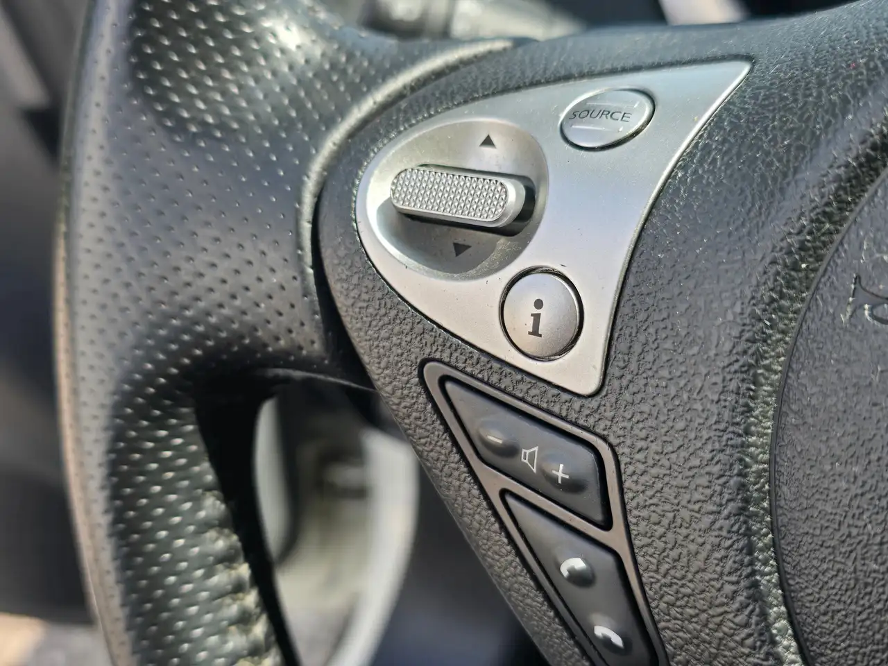 Nissan Juke 1,6 n-tec CVT Top – Bild 12