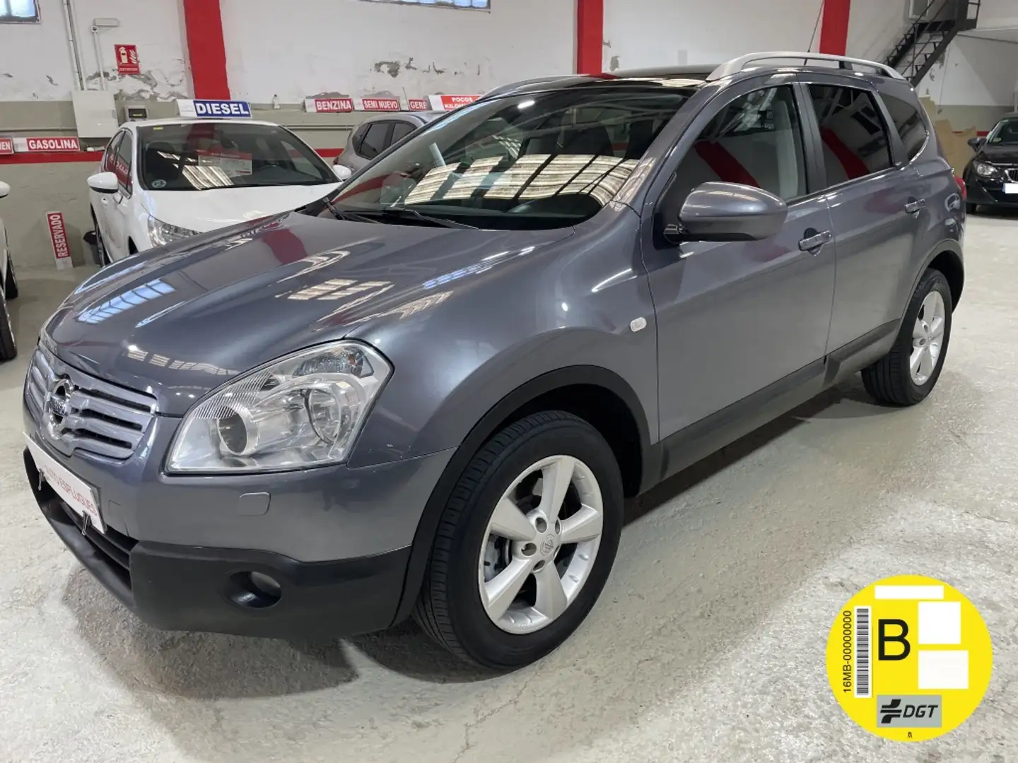 Nissan Qashqai Todoterreno Manual de 5 Puertas Gris - 1