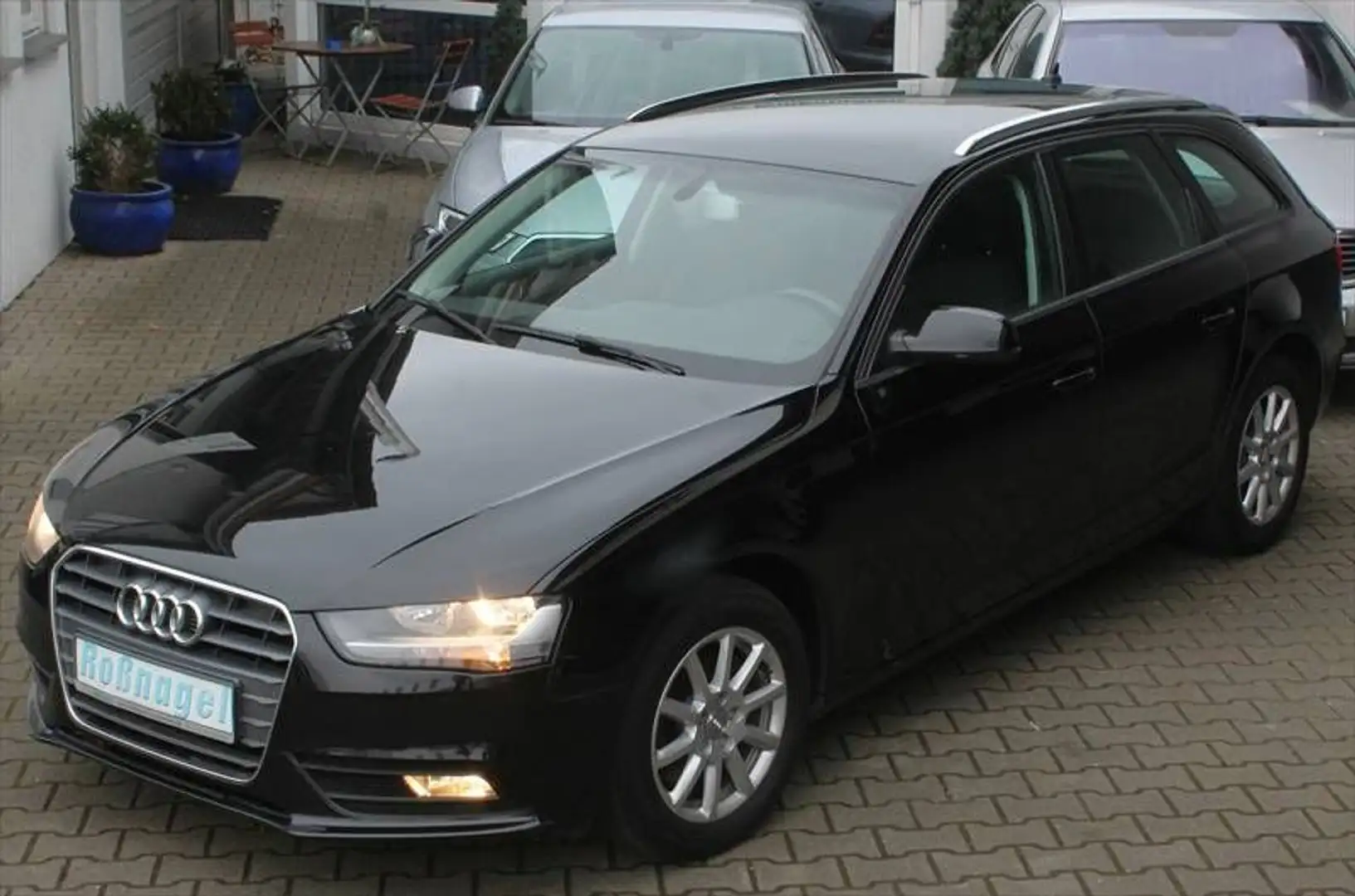 Audi A4 Avant 2,0 TDI Navi MMI Sitzhzg. Tempomat Alu Zwart - 1