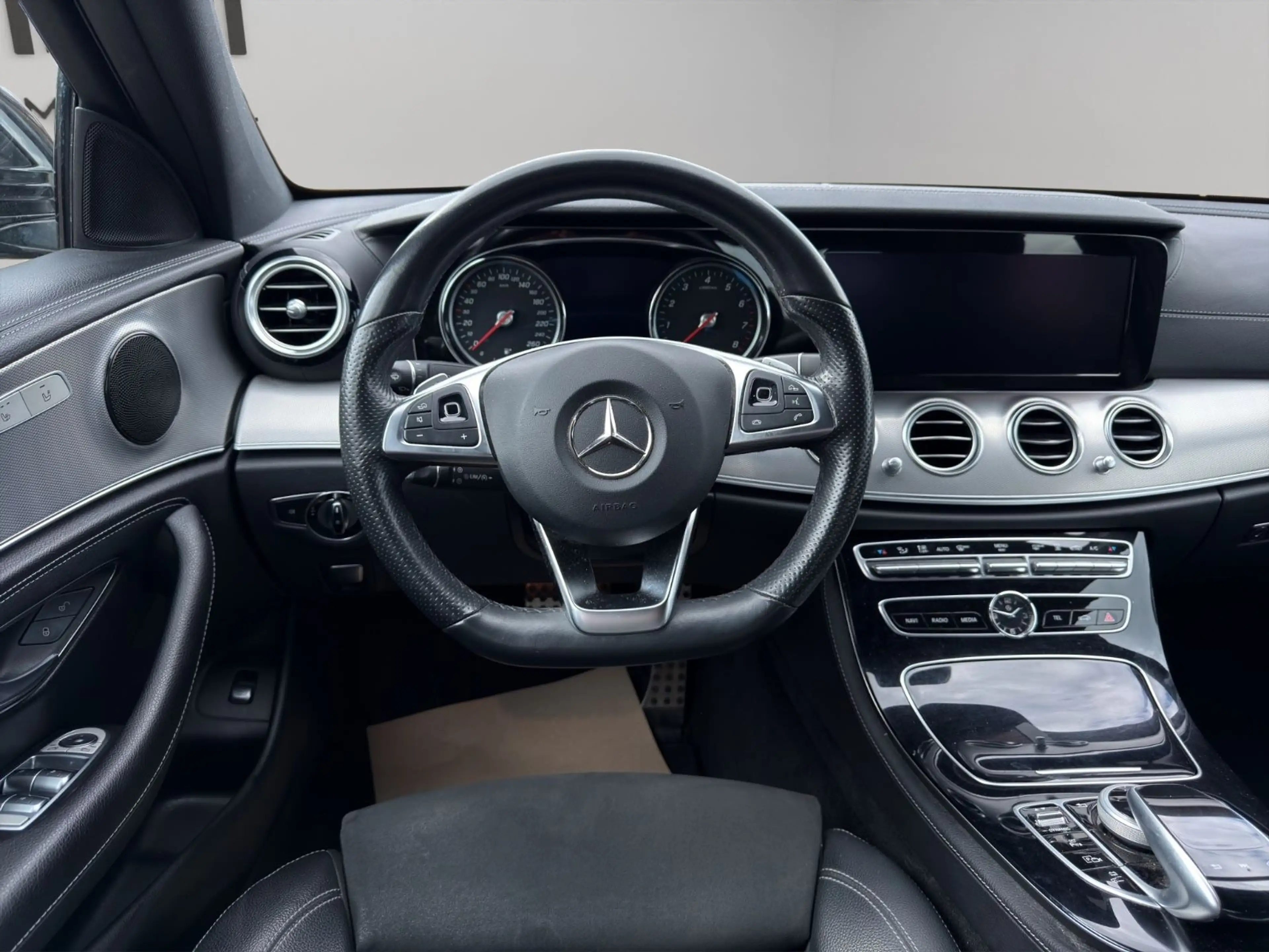 Mercedes-Benz E 350 e AMG-Line Ahk*Garantie*Finanzierung* — photo 13