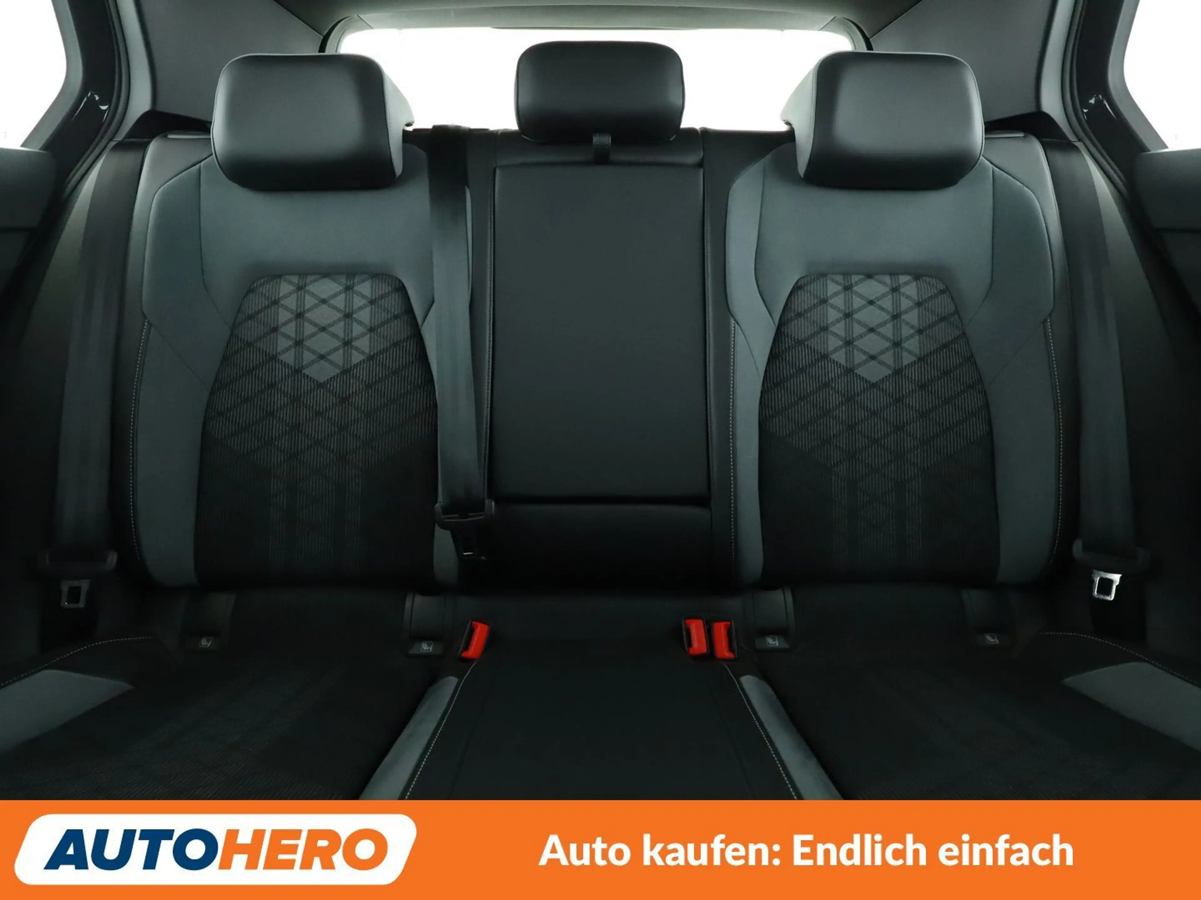Volkswagen Golf 1.5 eTSI ACT R-Line — photo 15