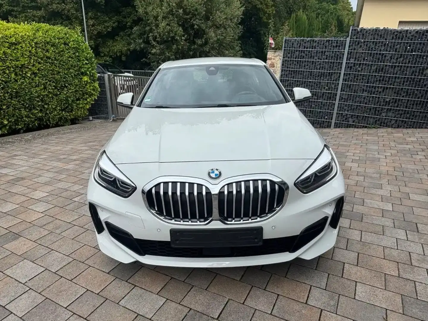 BMW 120 d M-SPORT LED/COMFORT/PDC/ACC/COMFORT/LIVEPRO Blanc - 2