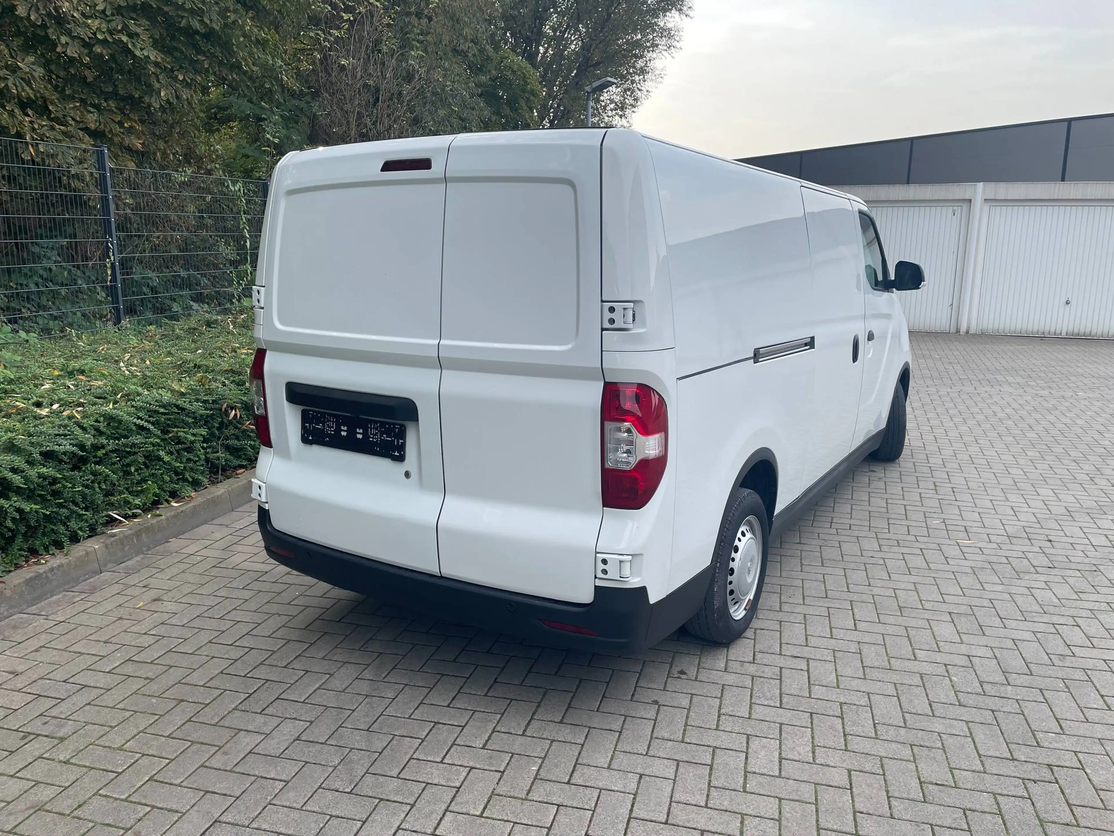 Maxus eDeliver 3 Elektro Transporter — photo 4
