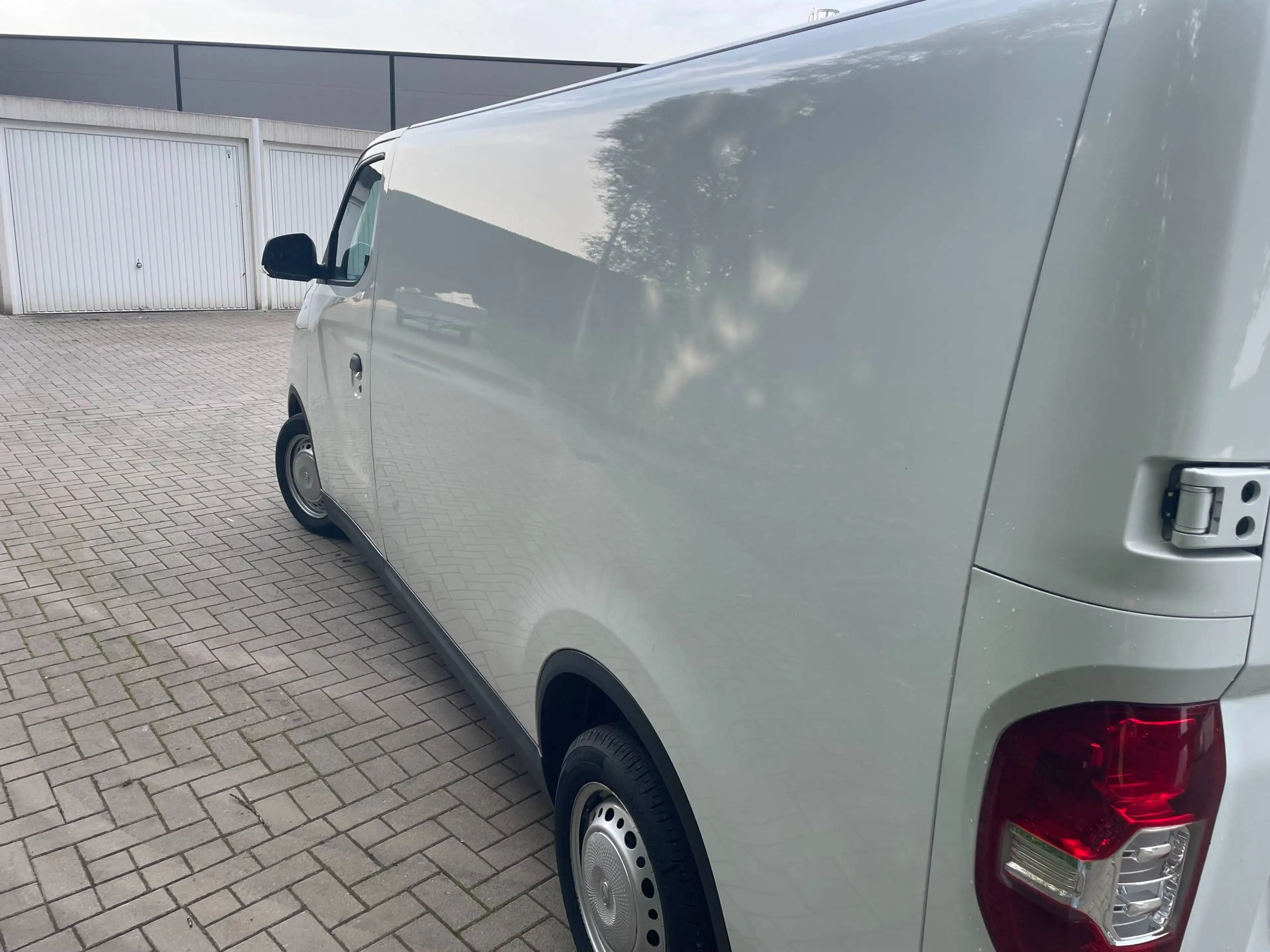 Maxus eDeliver 3 Elektro Transporter — photo 6