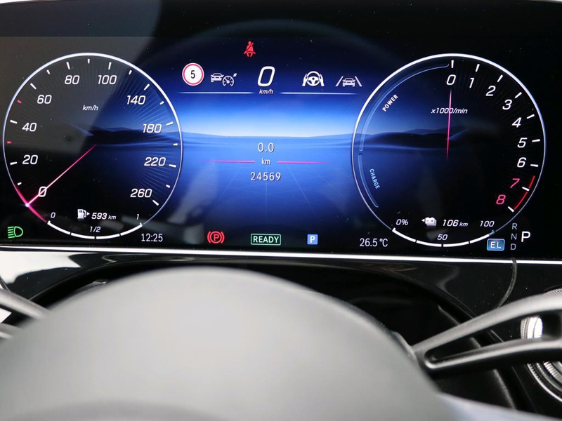 Mercedes-Benz E 300 e Sport Edition — photo 6