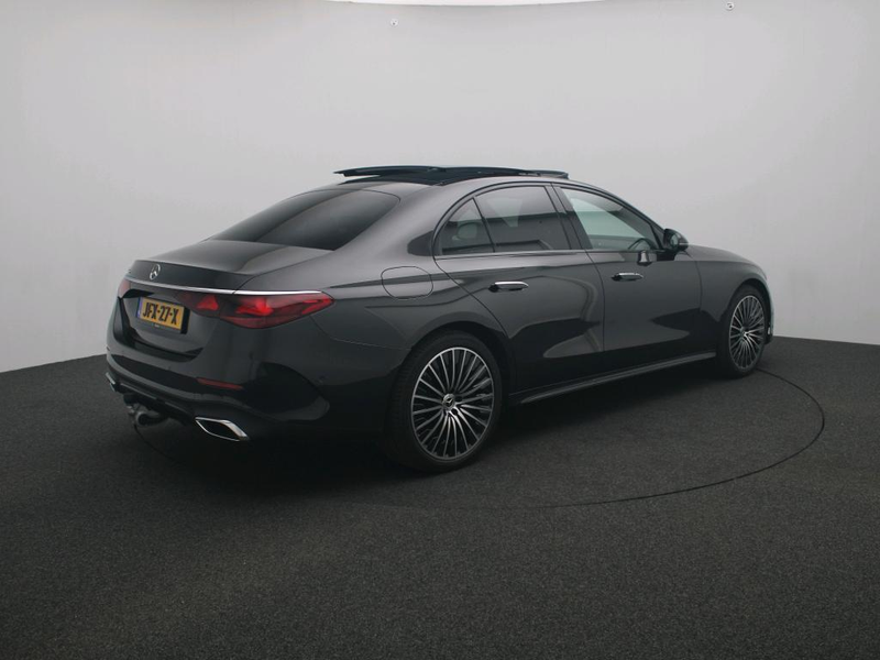 Mercedes-Benz E 300 e Sport Edition — photo 3