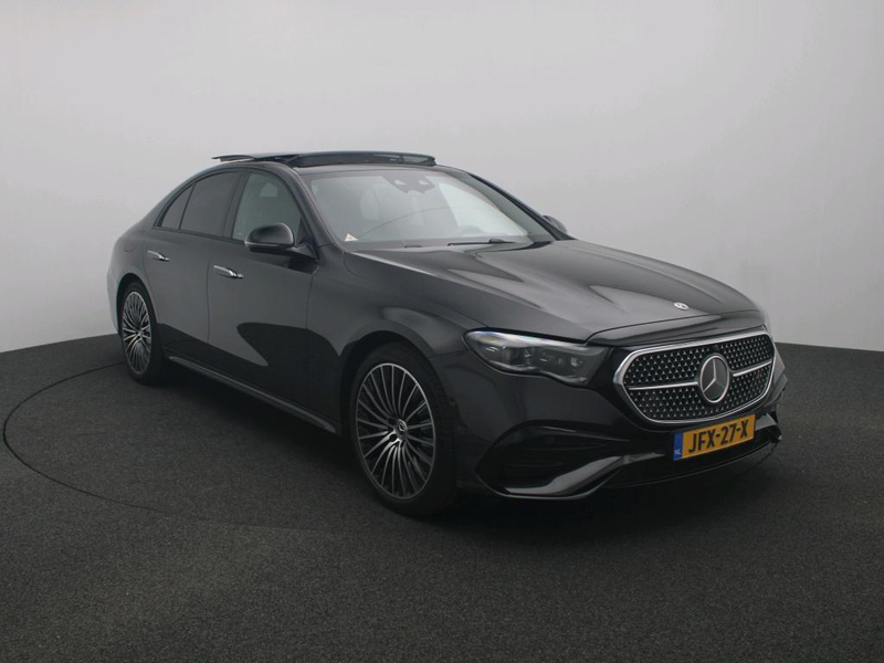 Mercedes-Benz E 300 e Sport Edition — photo 4