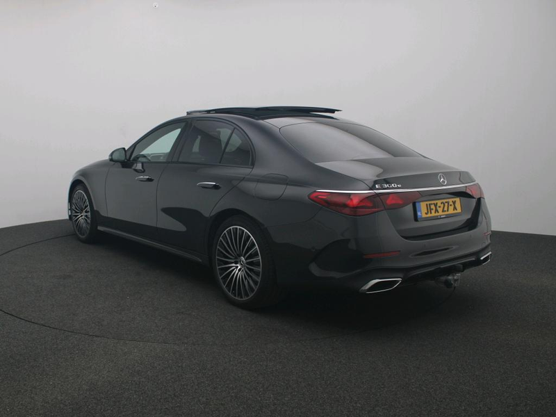 Mercedes-Benz E 300 e Sport Edition — photo 5