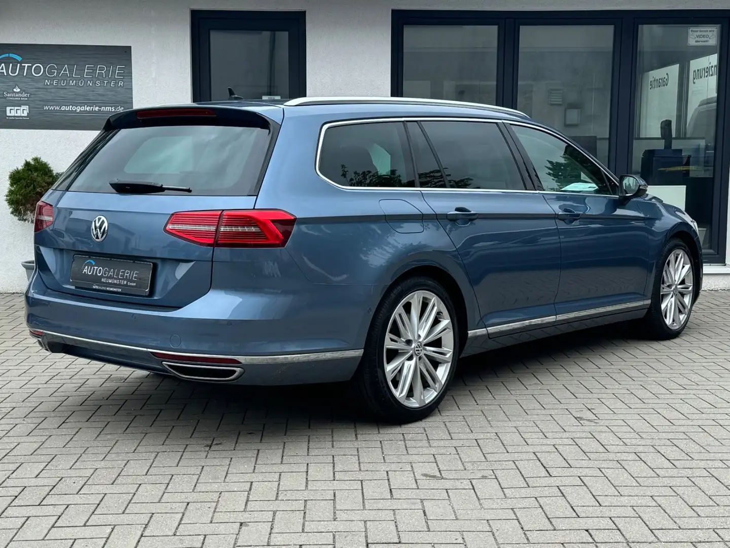 Volkswagen Passat Variant R-Line°4M°Pano°ACC°D-Tacho°AHK° Blauw - 2