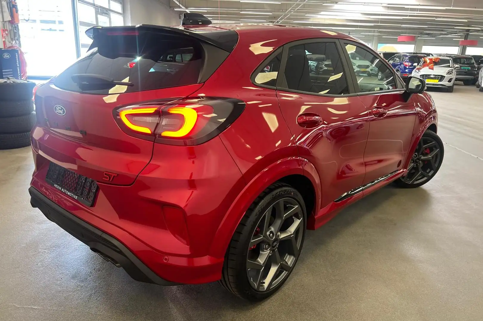 Ford Puma 1.0 EcoBoost Hybrid ST | Te Bestellen vanaf €42.69 Rood - 2