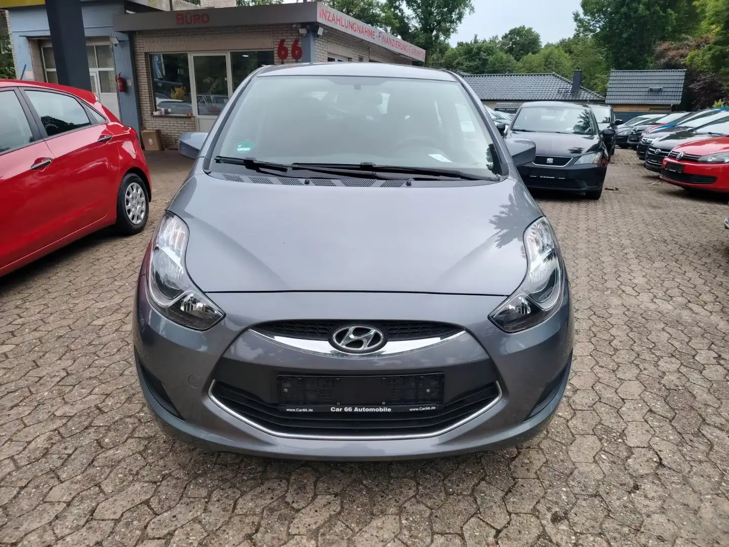 Hyundai iX20 / Grau - 2