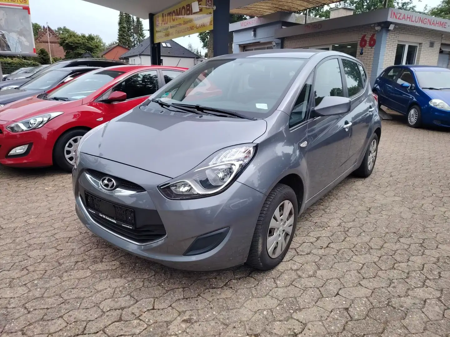 Hyundai iX20 / Grau - 1