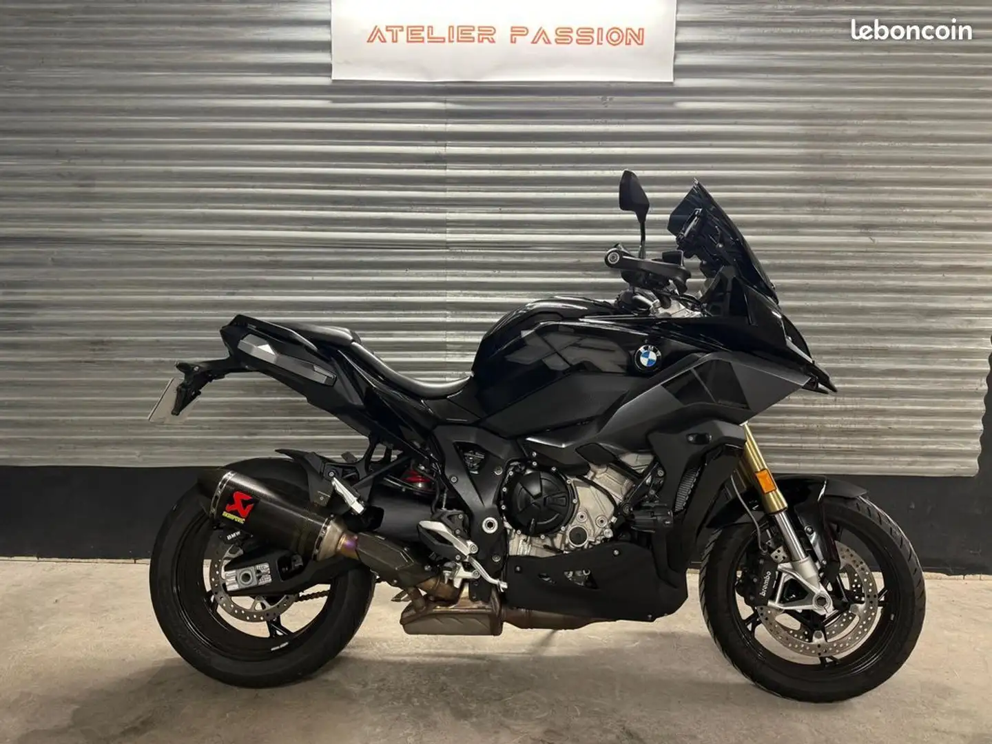 BMW S 1000 XR S1000XR Triple Black Akra Première main révisée et Noir - 1