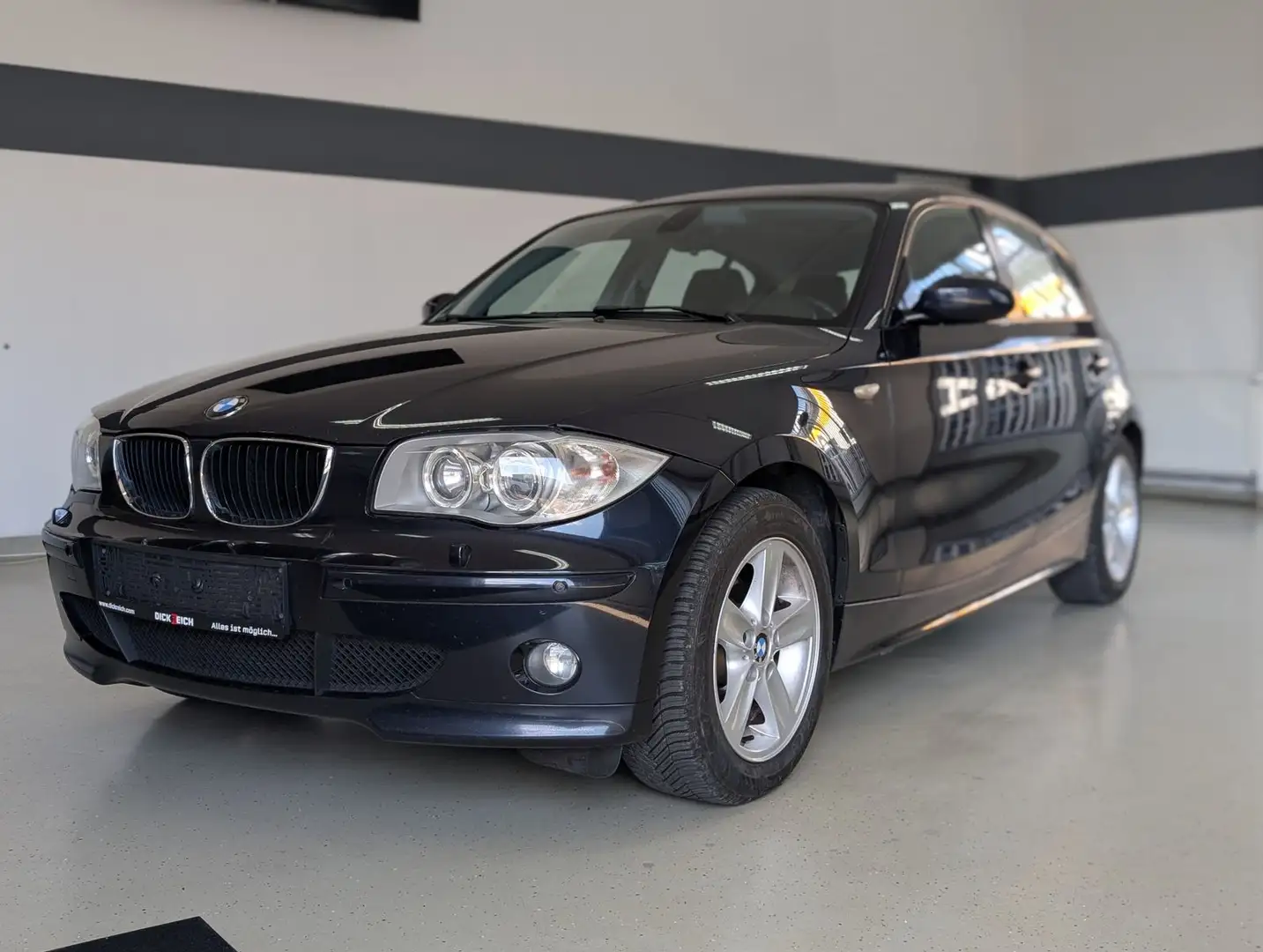 BMW 118 d ADVANTAGE SHADOW-LINE XENON SD PDC TEMP Zwart - 1
