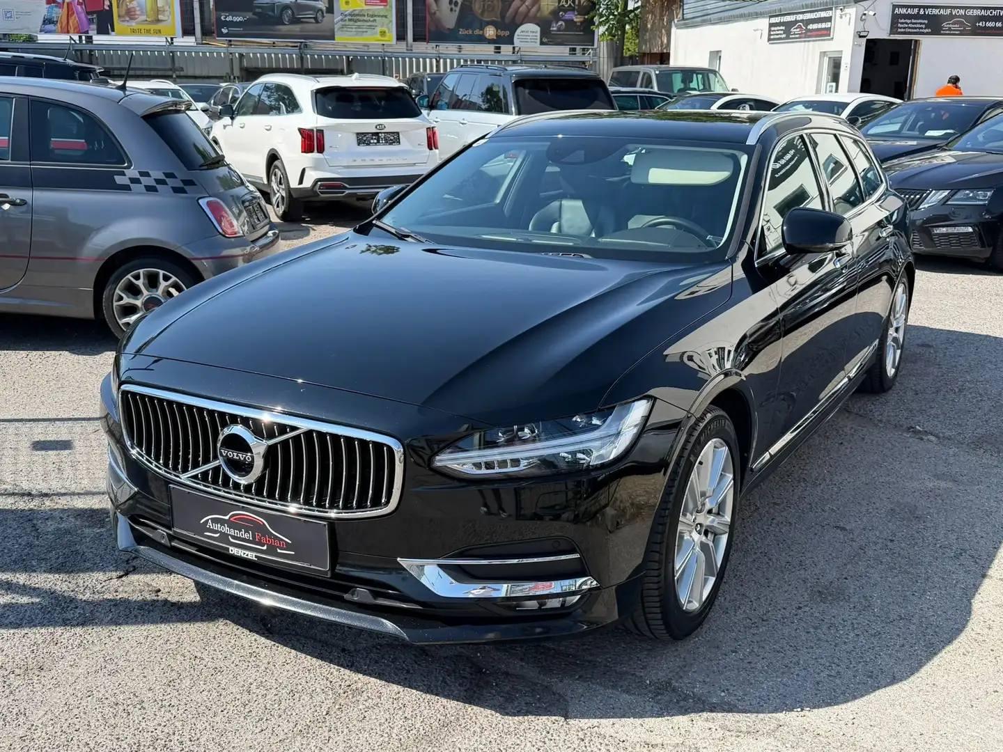 Volvo V90 D4 Inscription 190PS mit Parkhilfe Abstandstempomt Schwarz - 1