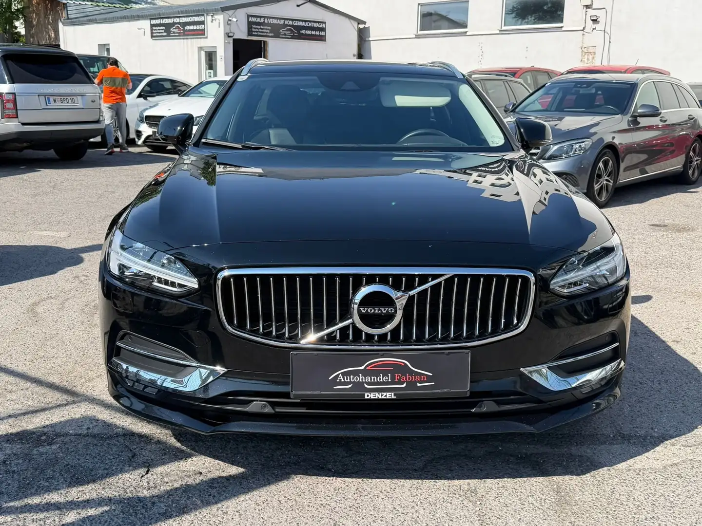 Volvo V90 D4 Inscription 190PS mit Parkhilfe Abstandstempomt Schwarz - 2