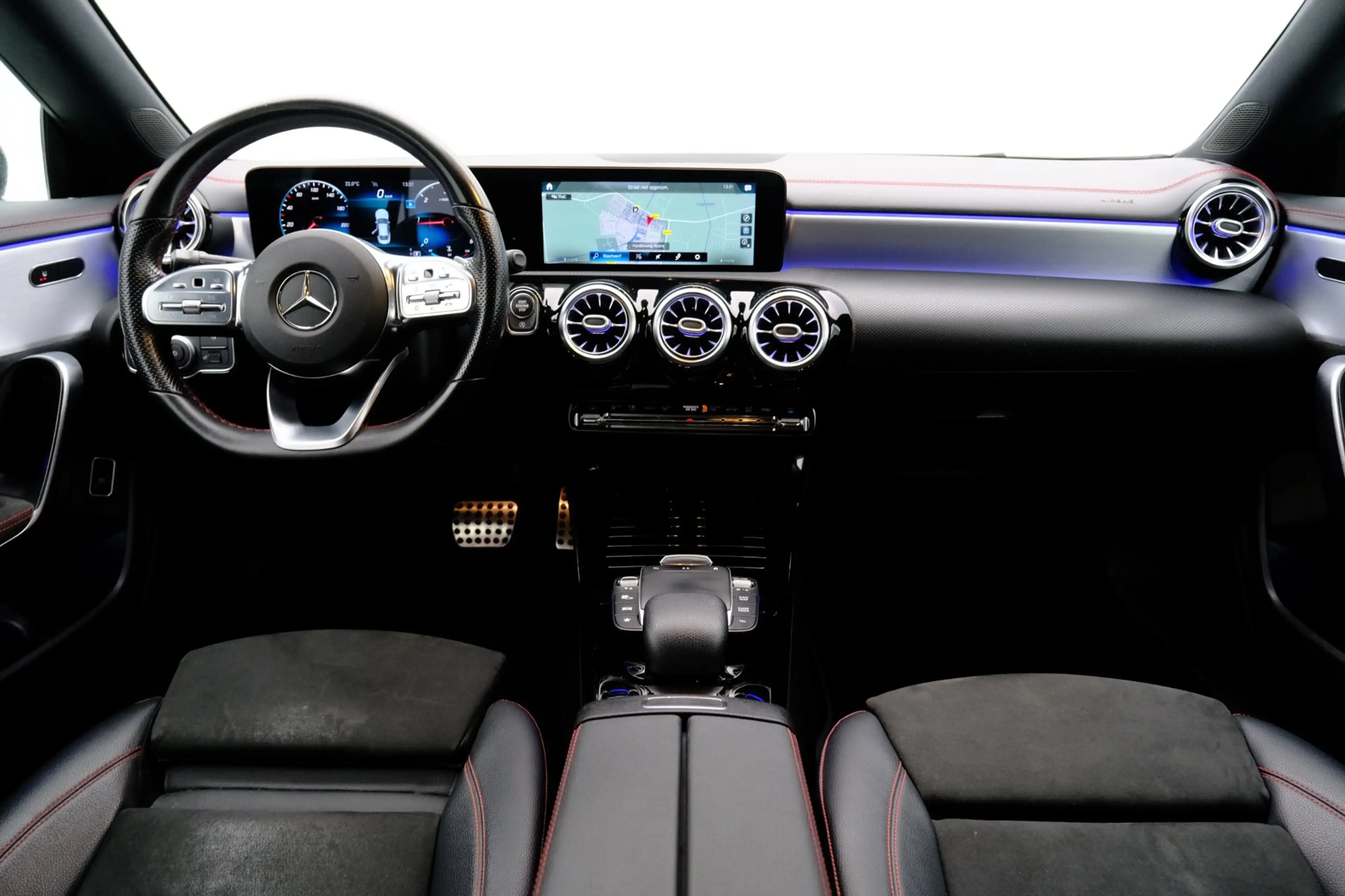Mercedes-Benz CLA 180 d Business Solution AMG Aut. Leder-Alcantara|Navi| — photo 5