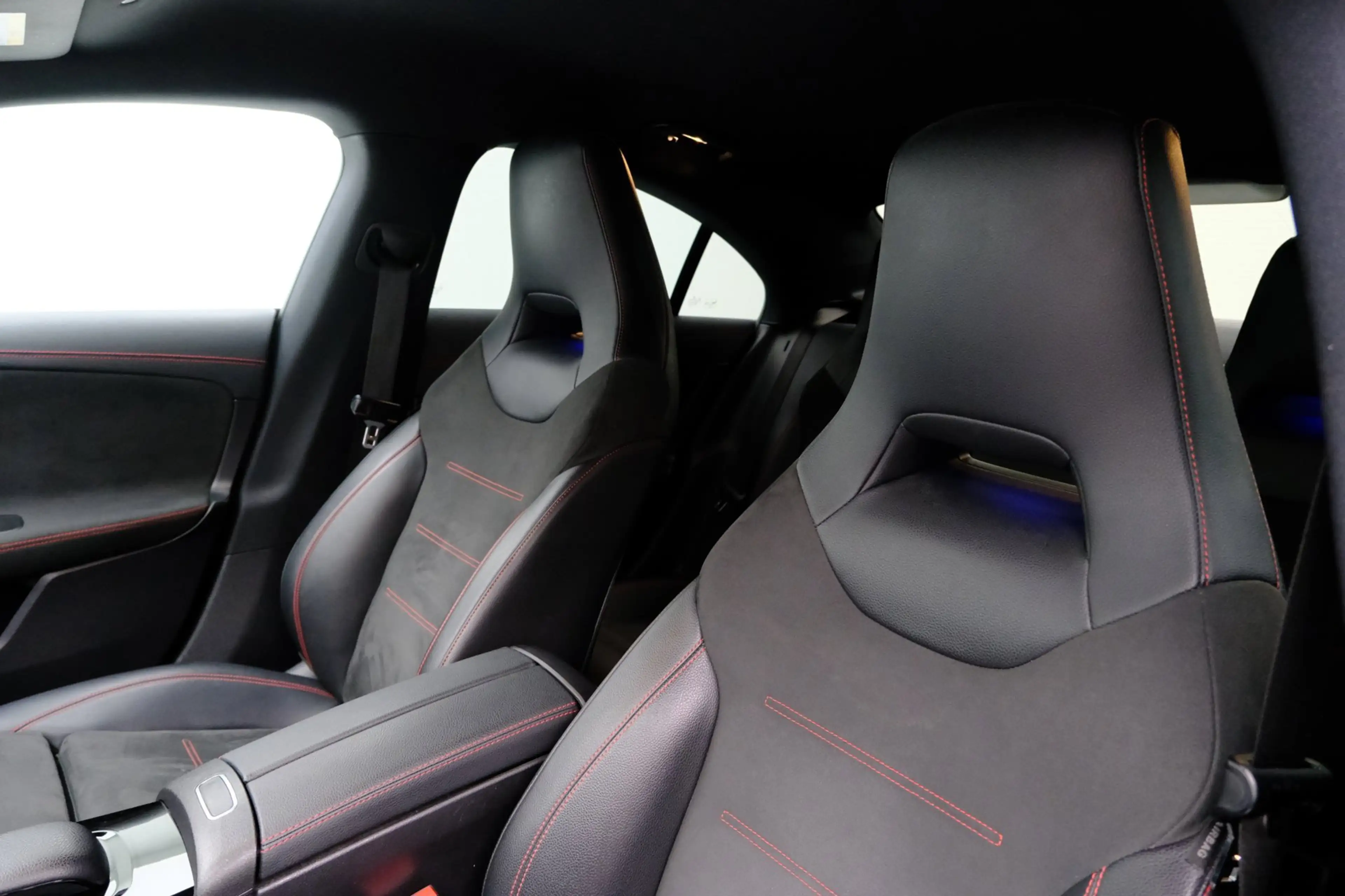 Mercedes-Benz CLA 180 d Business Solution AMG Aut. Leder-Alcantara|Navi| — photo 46