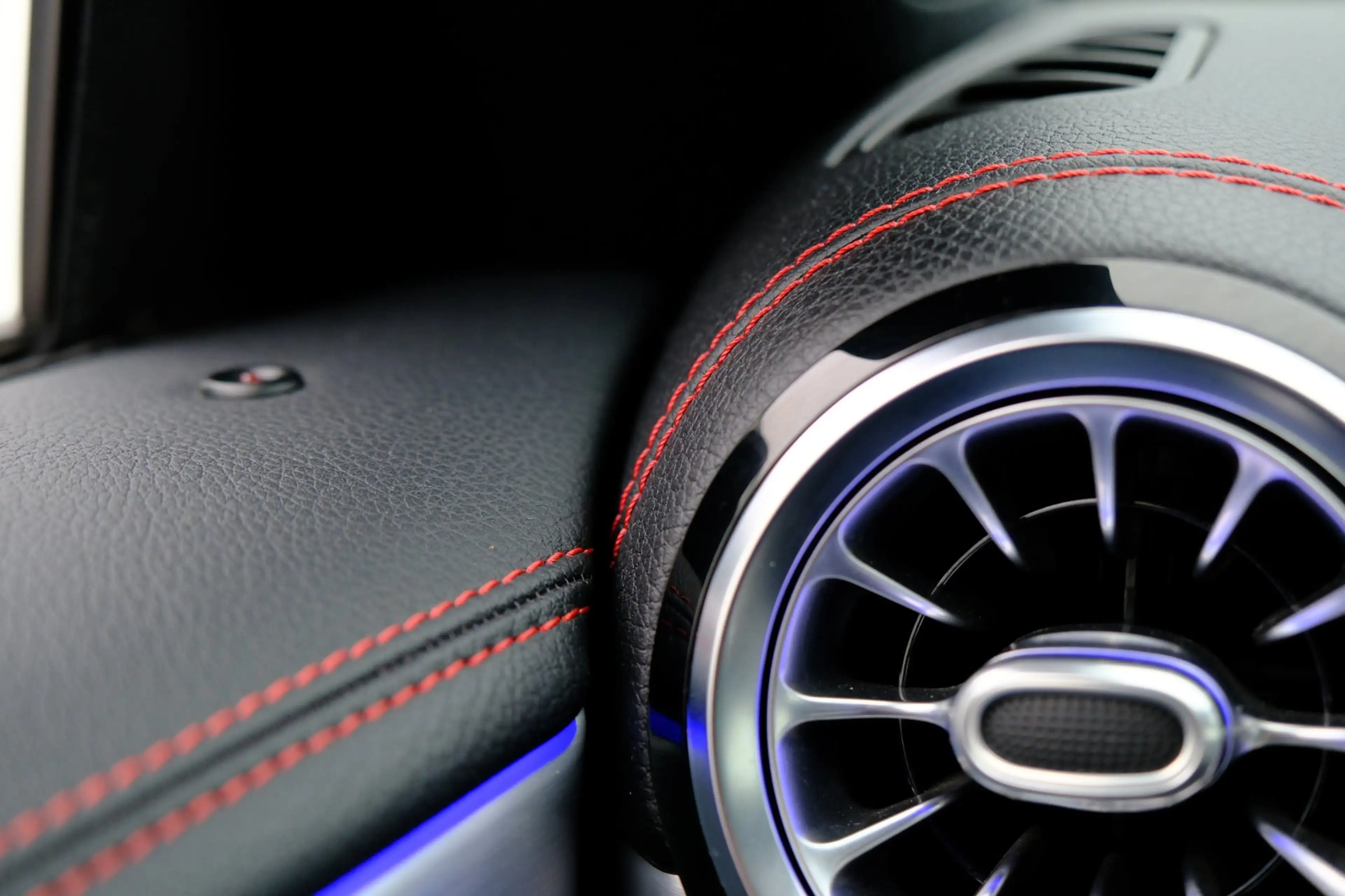 Mercedes-Benz CLA 180 d Business Solution AMG Aut. Leder-Alcantara|Navi| — photo 30