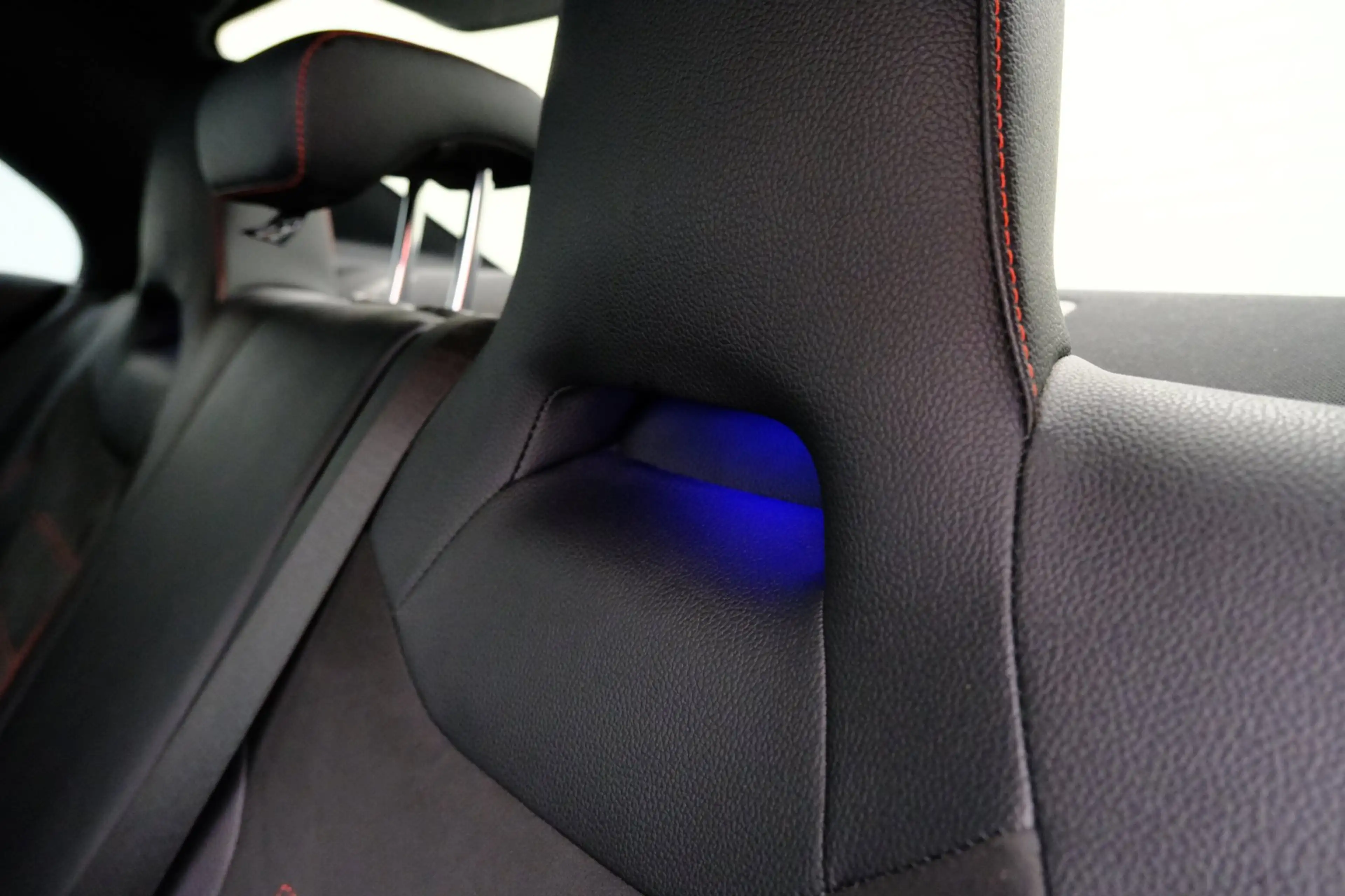 Mercedes-Benz CLA 180 d Business Solution AMG Aut. Leder-Alcantara|Navi| — photo 49