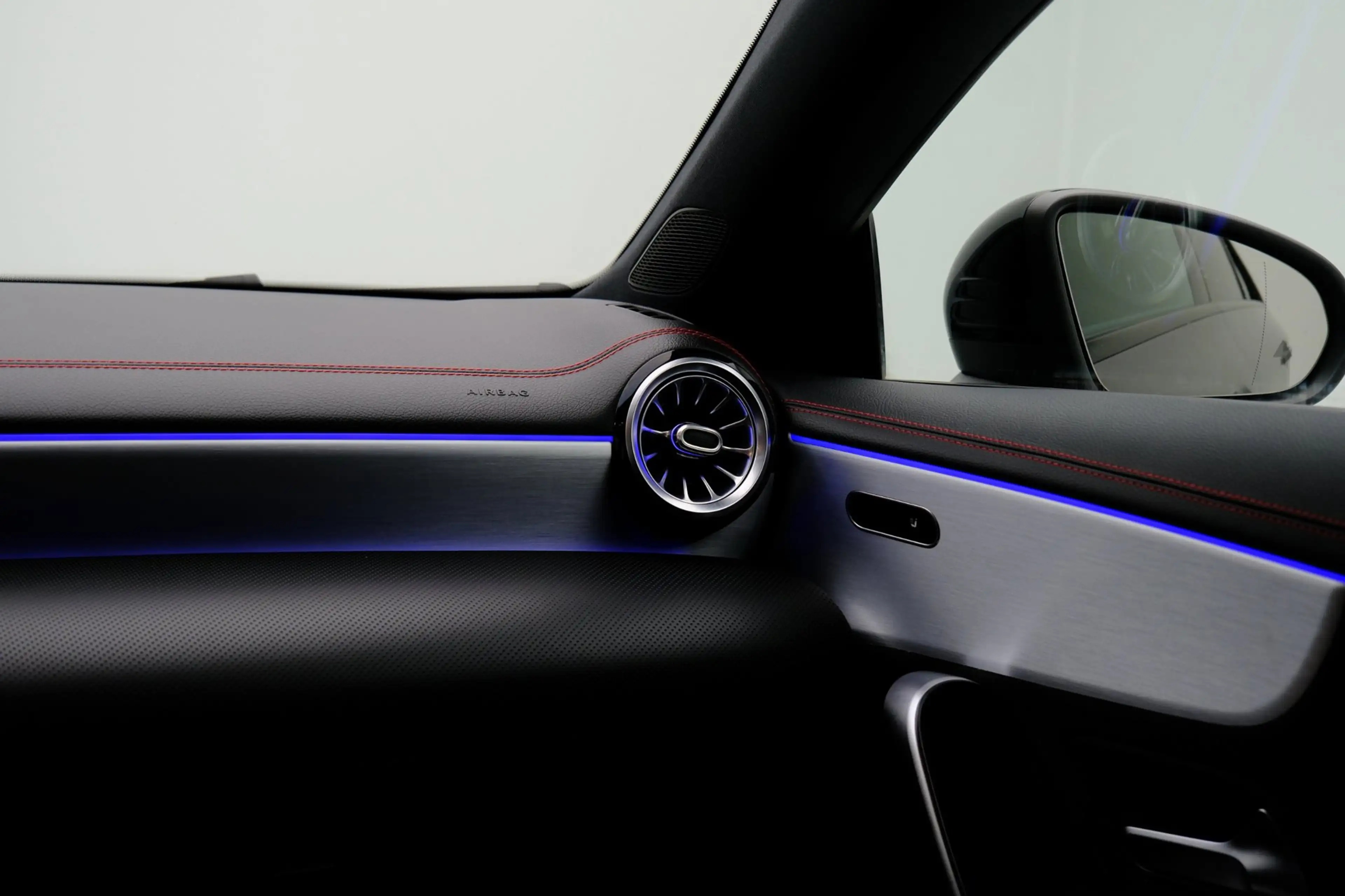 Mercedes-Benz CLA 180 d Business Solution AMG Aut. Leder-Alcantara|Navi| — photo 31