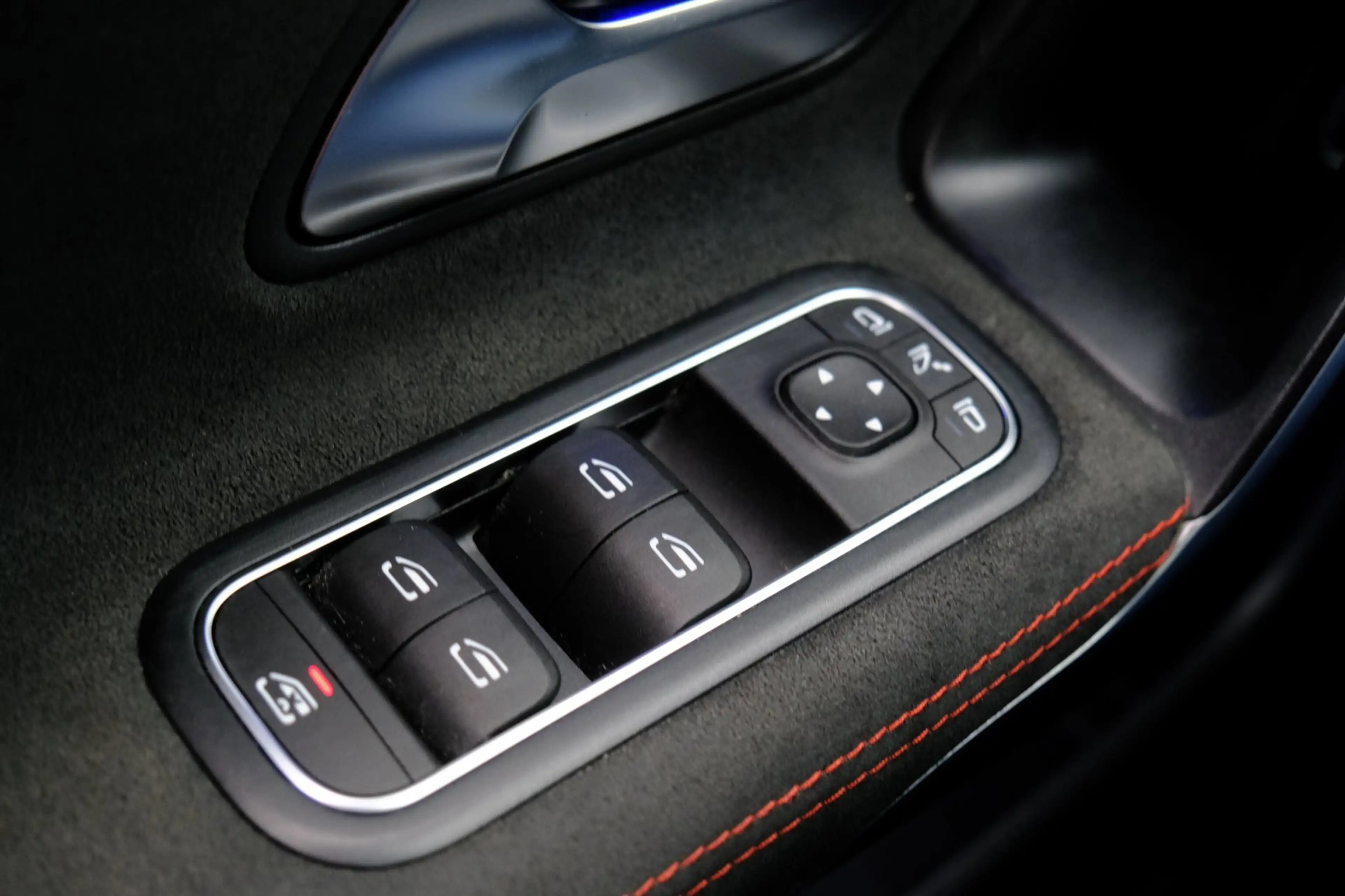 Mercedes-Benz CLA 180 d Business Solution AMG Aut. Leder-Alcantara|Navi| — photo 40