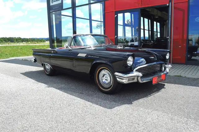 Ford Thunderbird Ansicht 3