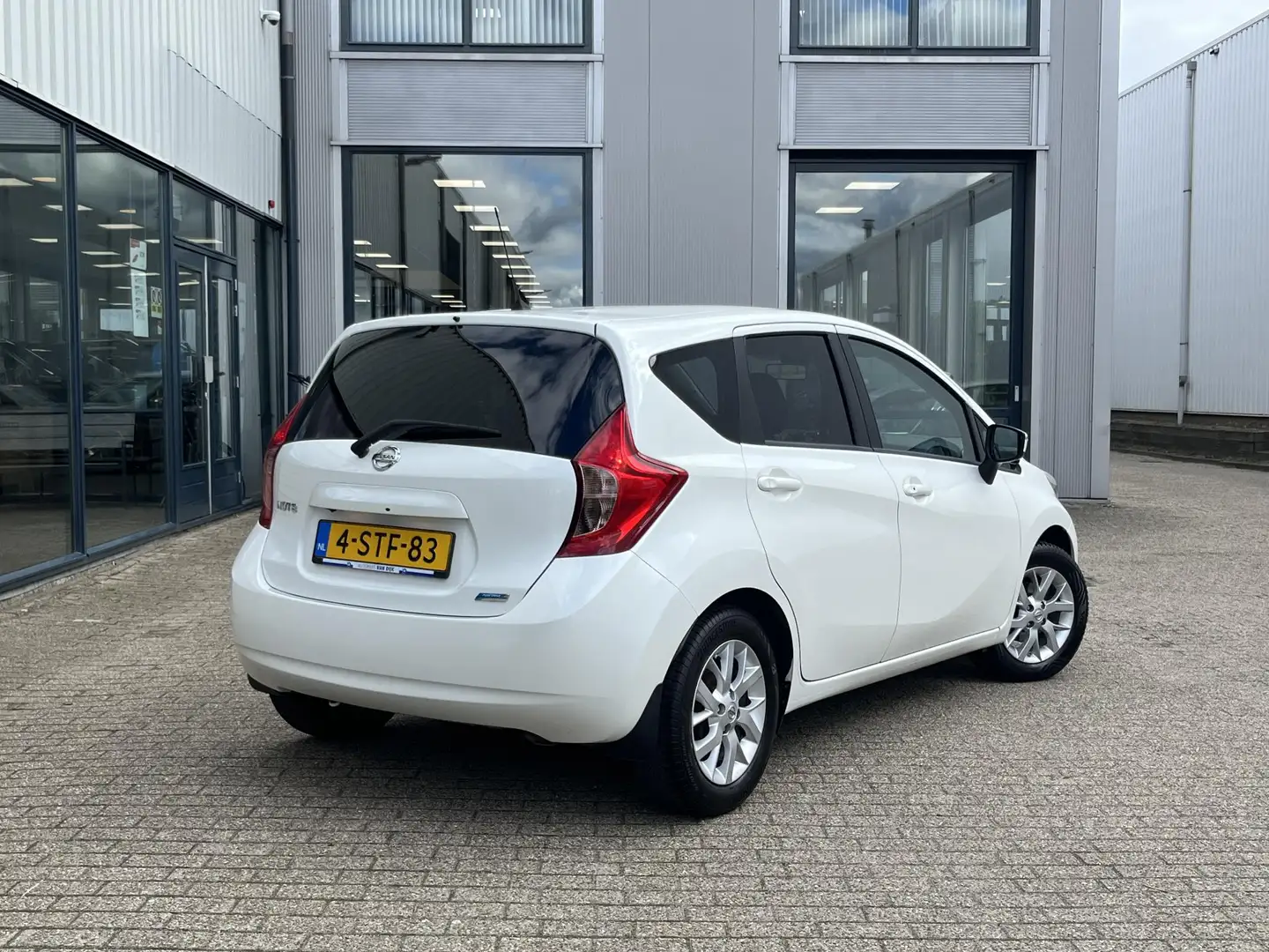Nissan Note 1.2 Connect Edition NL Auto/Voll.Historie/Navi/Cli Wit - 2