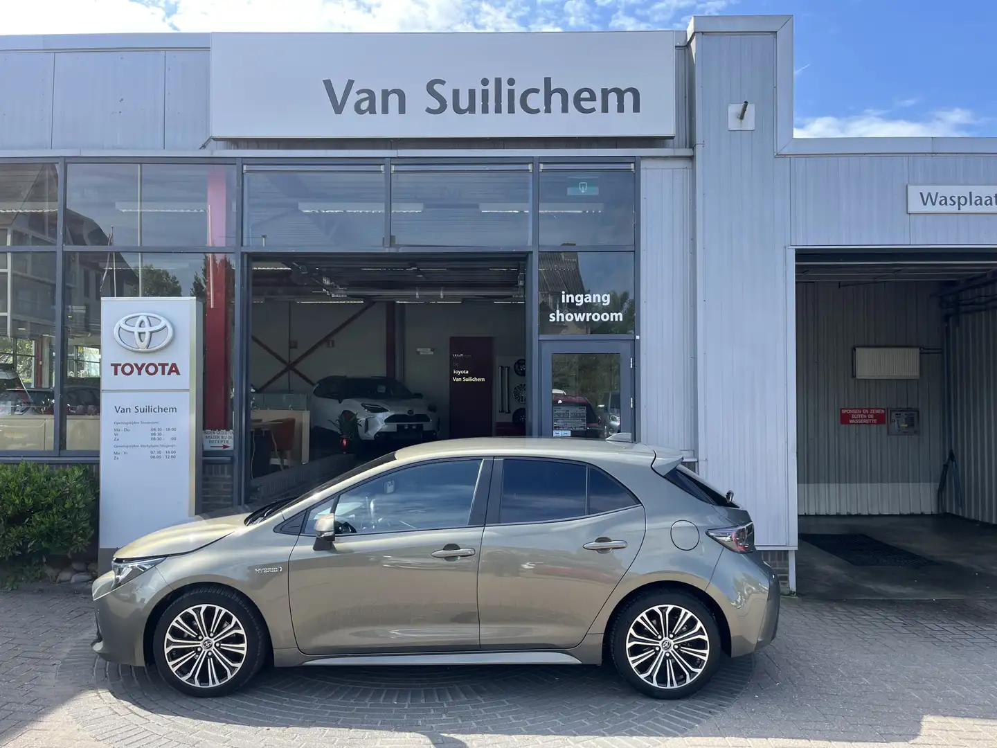 Toyota Corolla 1.8 Hybrid Dynamic Groen - 2