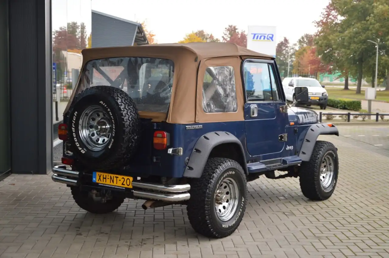 Jeep Wrangler LAREDO *SOFT TOP*, foto 6