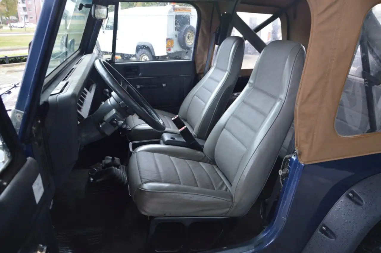 Jeep Wrangler LAREDO *SOFT TOP*, foto 9