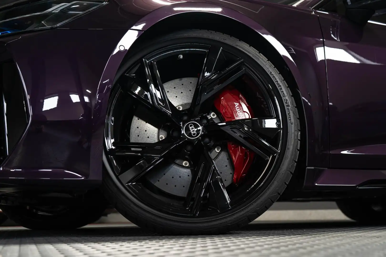 Audi RS6 4.0 TFSI quattro B&O STHZ KERAMIK Mauve - 2