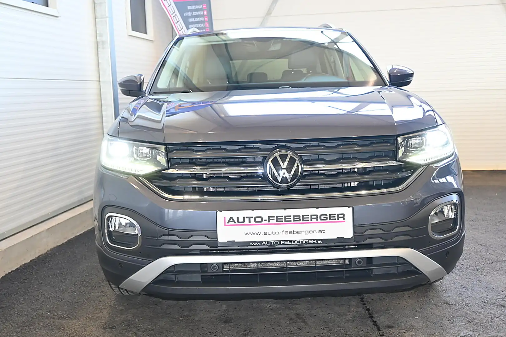 Volkswagen T-Cross 1,0 TSI Style DSG; Stzhzg, Ferlichtassist, ACC,... Grau - 2